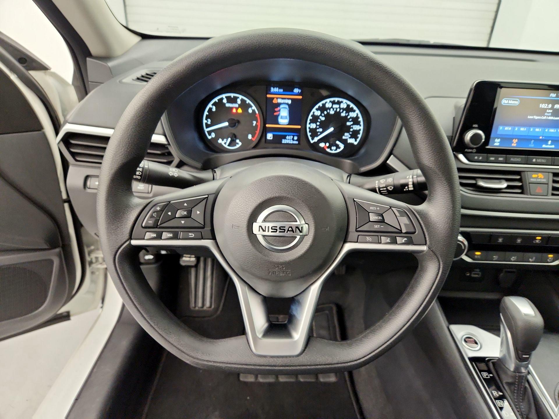 Thumbnail: 2022 Nissan Altima - 10