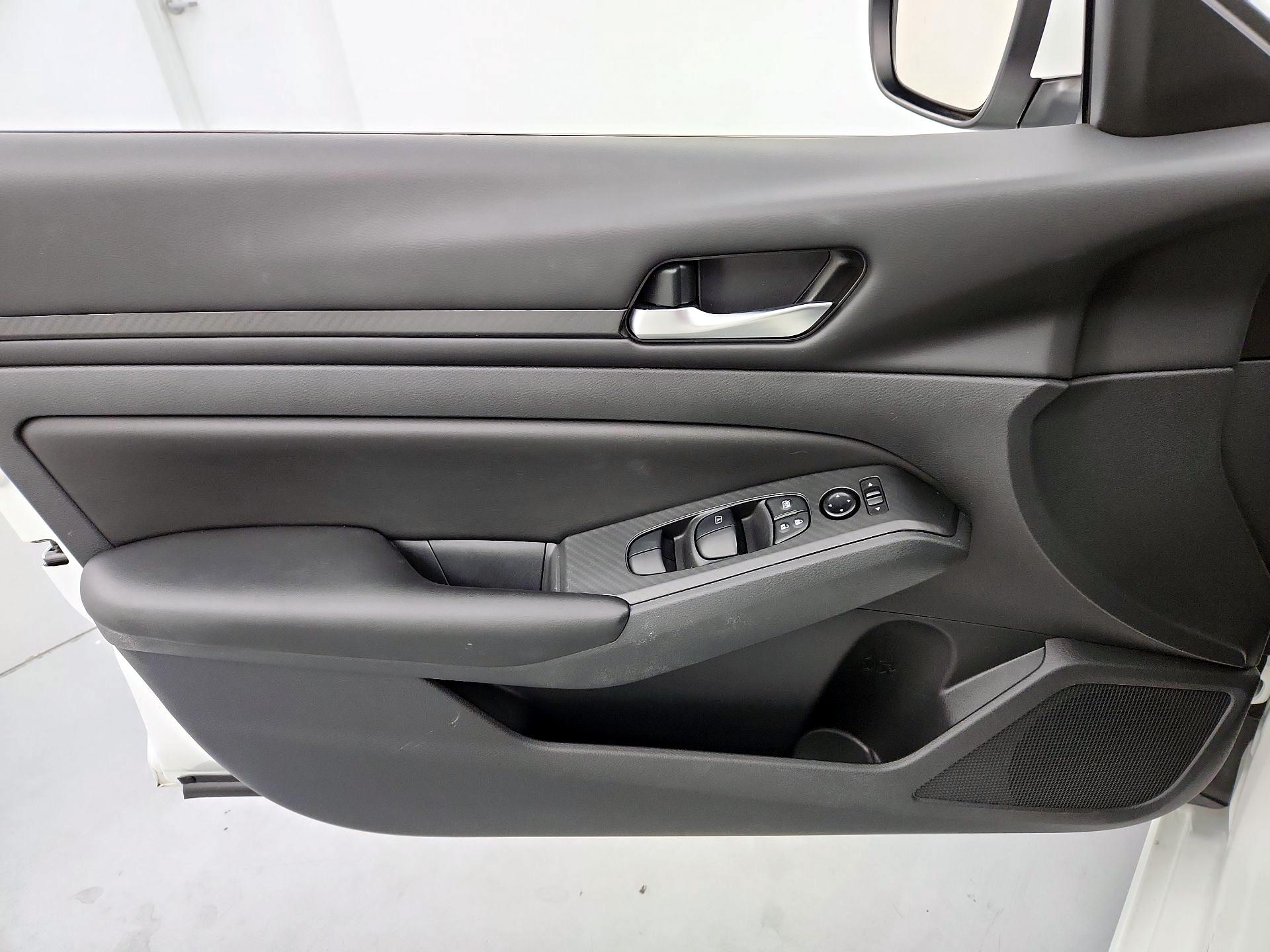 Thumbnail: 2022 Nissan Altima - 12