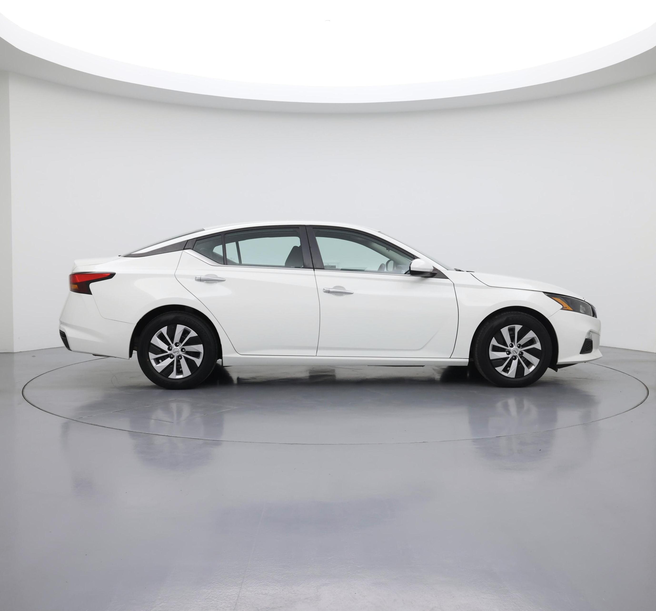 Thumbnail: 2022 Nissan Altima - 7