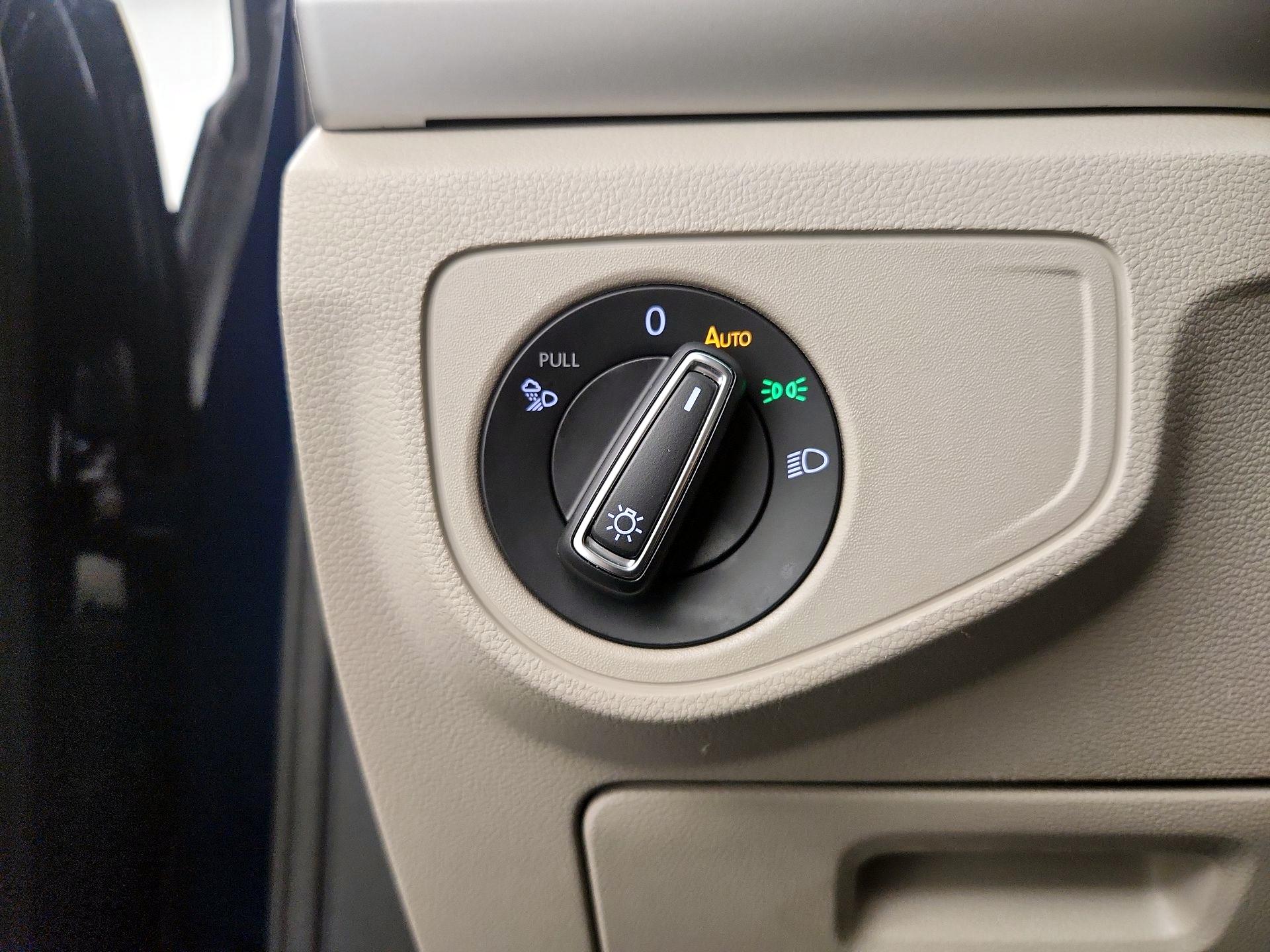 Thumbnail: 2022 Volkswagen Atlas - 13