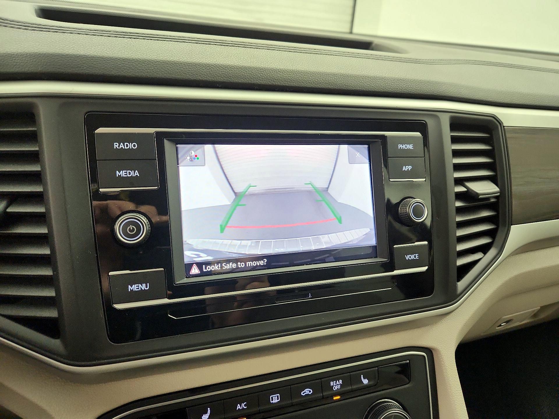 Thumbnail: 2022 Volkswagen Atlas - 14