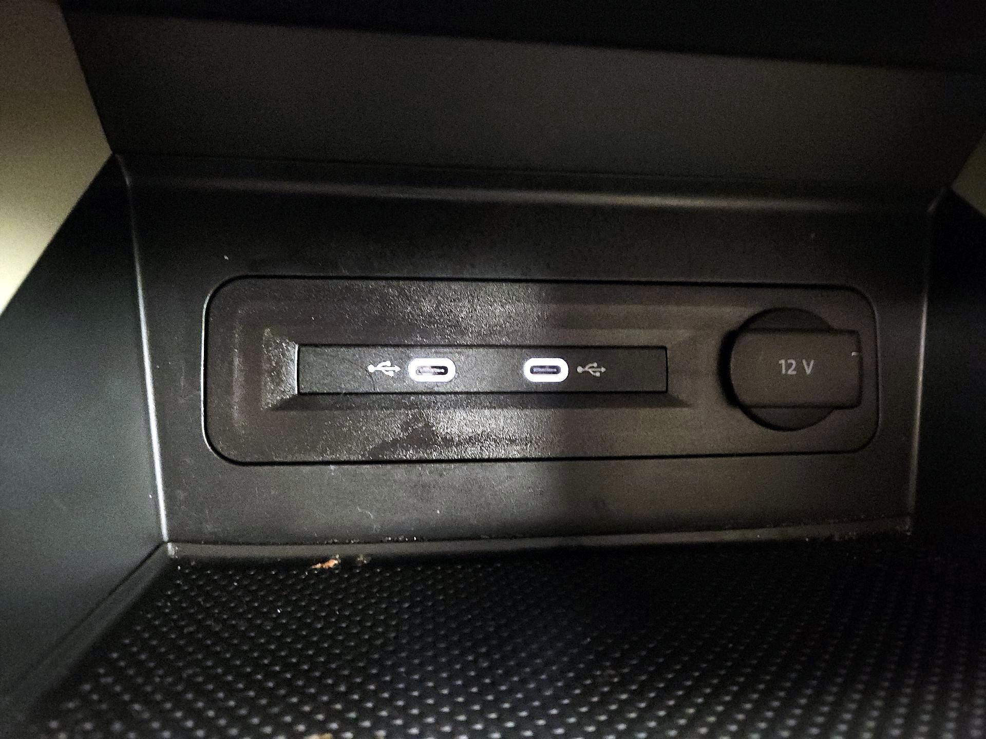 Thumbnail: 2022 Volkswagen Atlas - 18