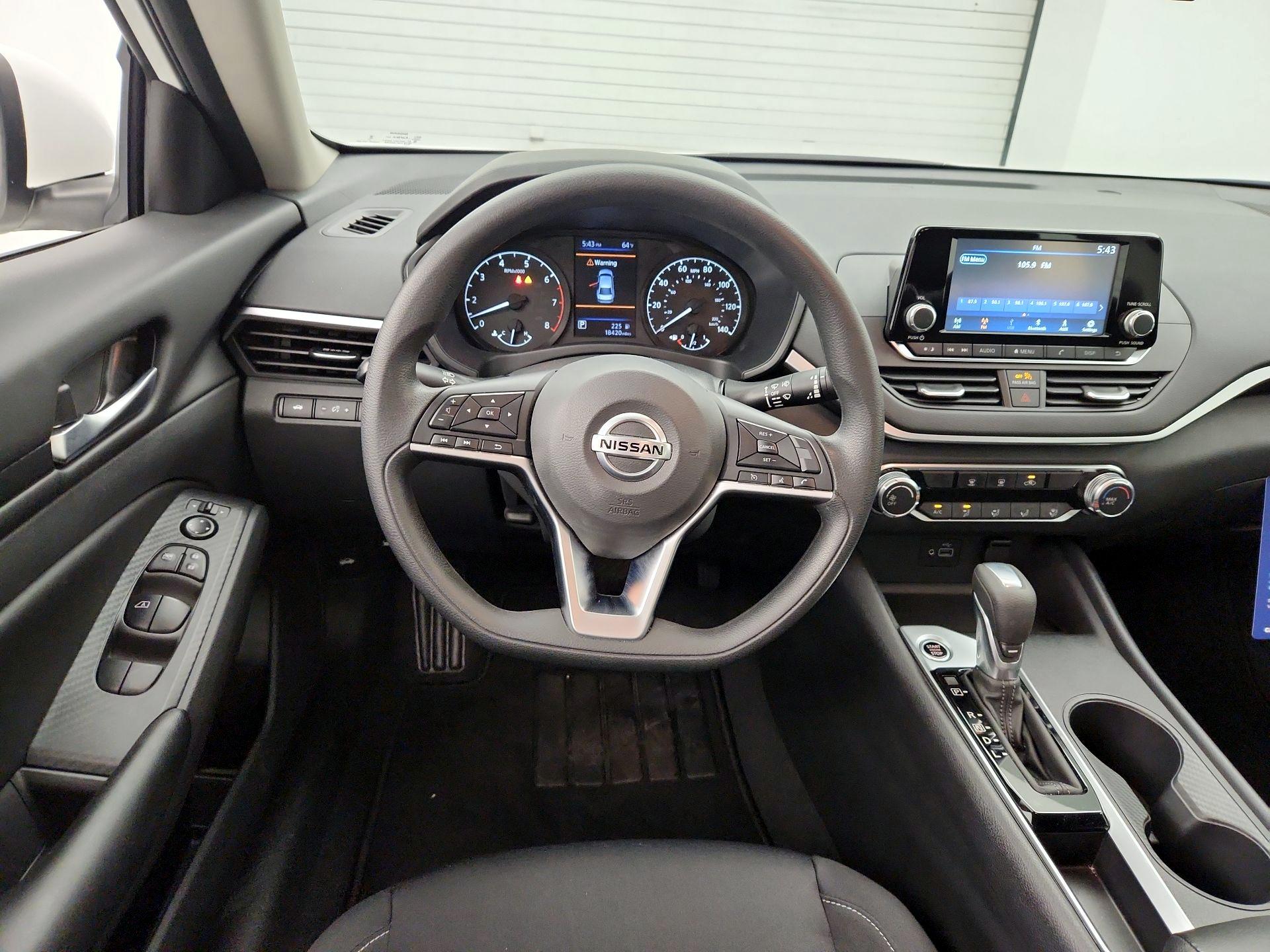 Thumbnail: 2022 Nissan Altima - 10