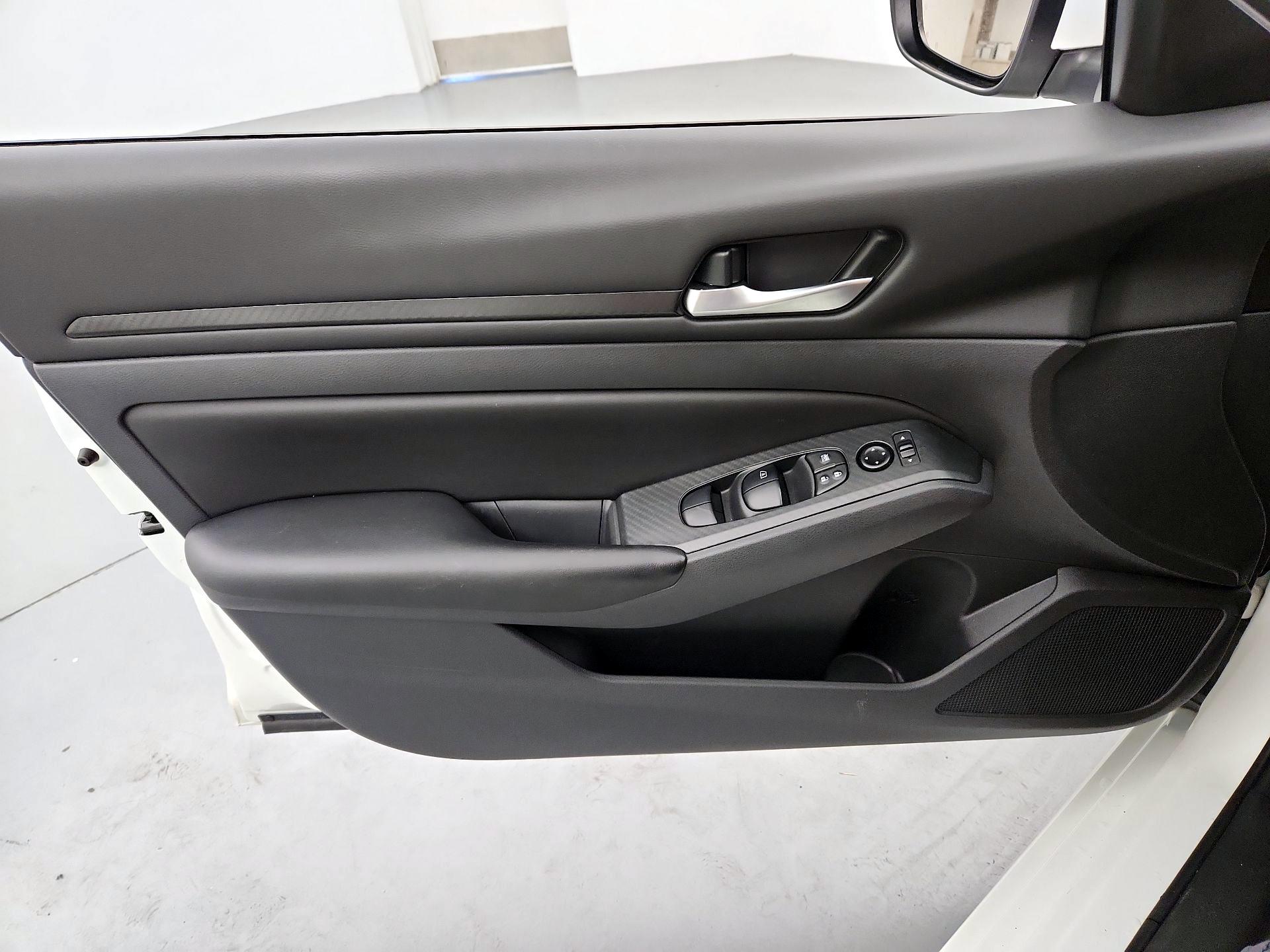 Thumbnail: 2022 Nissan Altima - 12