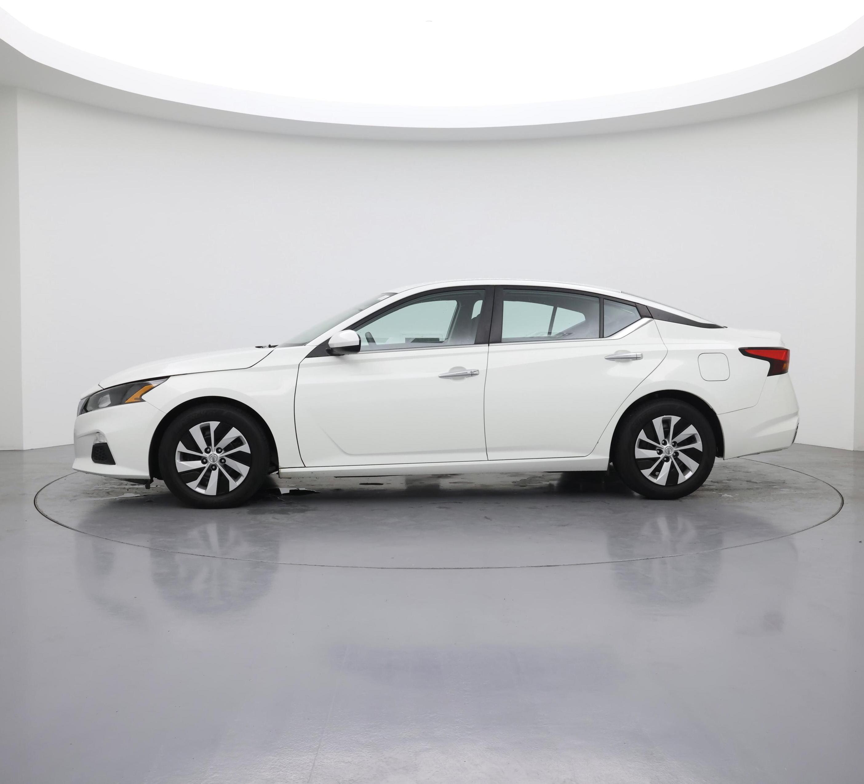 Thumbnail: 2022 Nissan Altima - 3