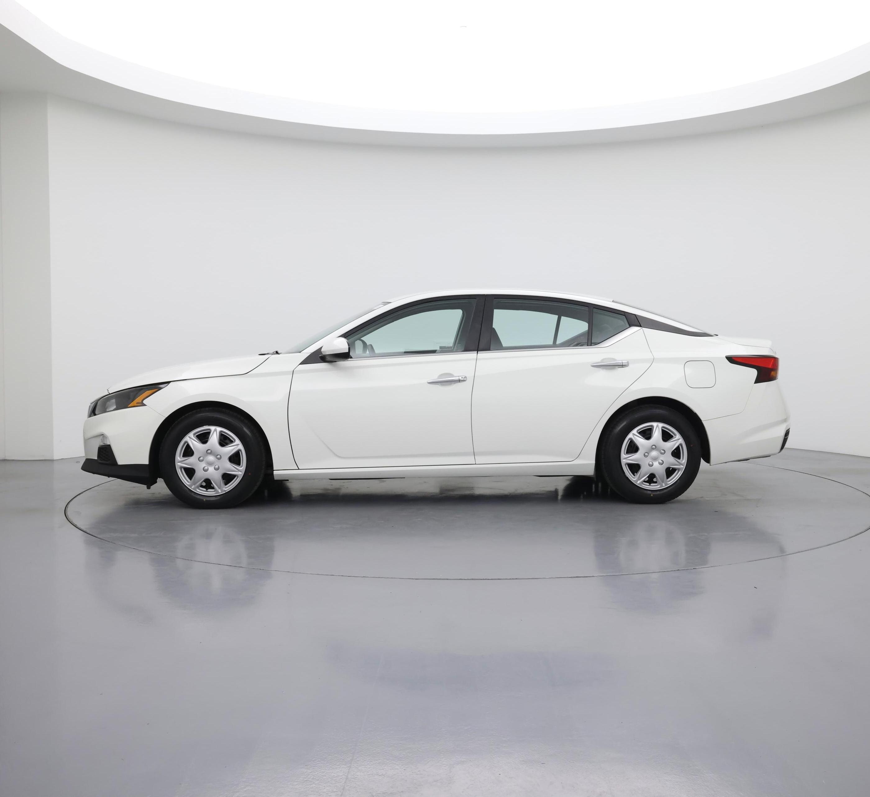 Thumbnail: 2022 Nissan Altima - 3