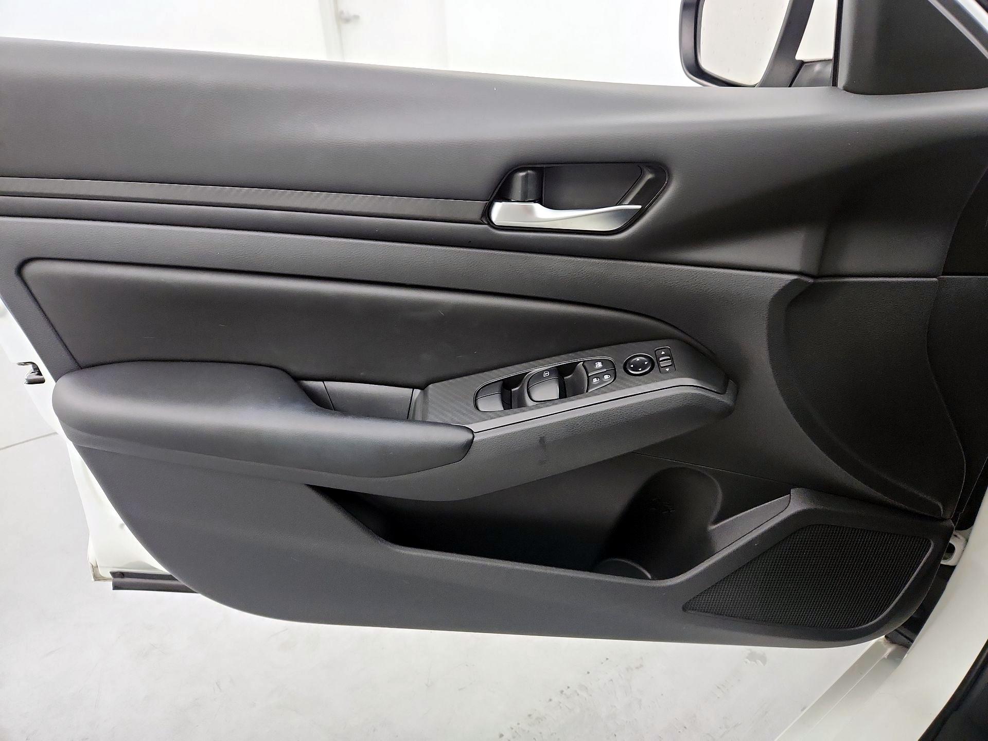 Thumbnail: 2022 Nissan Altima - 12