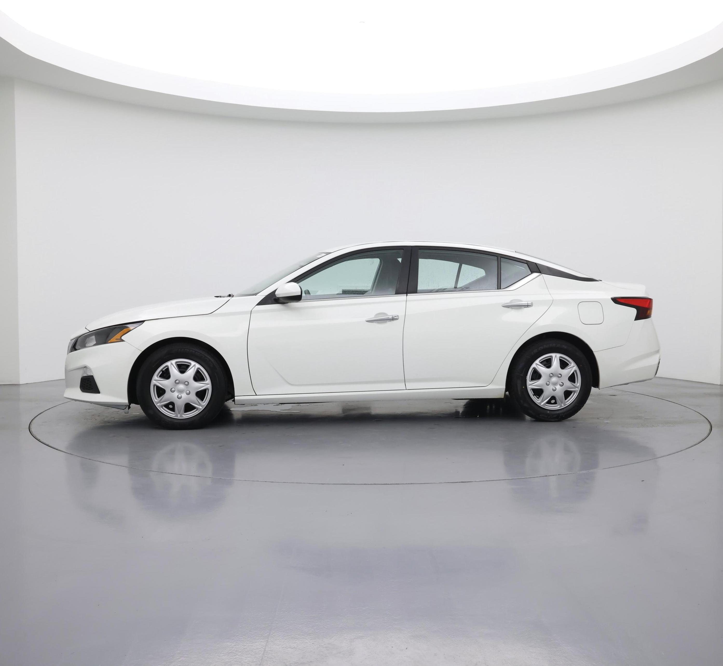 Thumbnail: 2022 Nissan Altima - 3