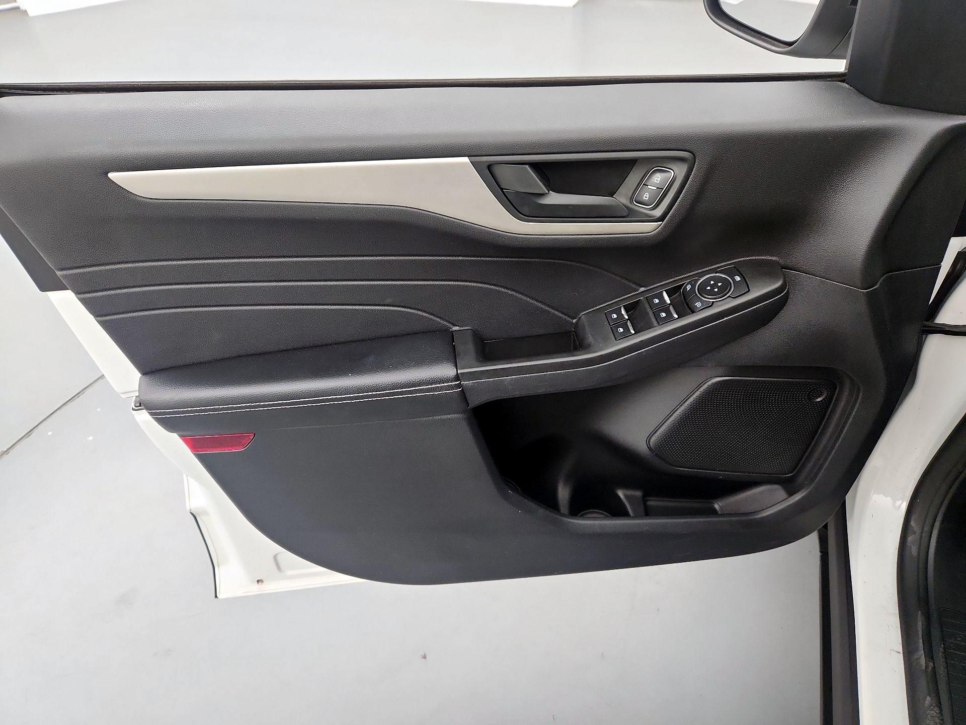 Thumbnail: 2022 Ford Escape - 12