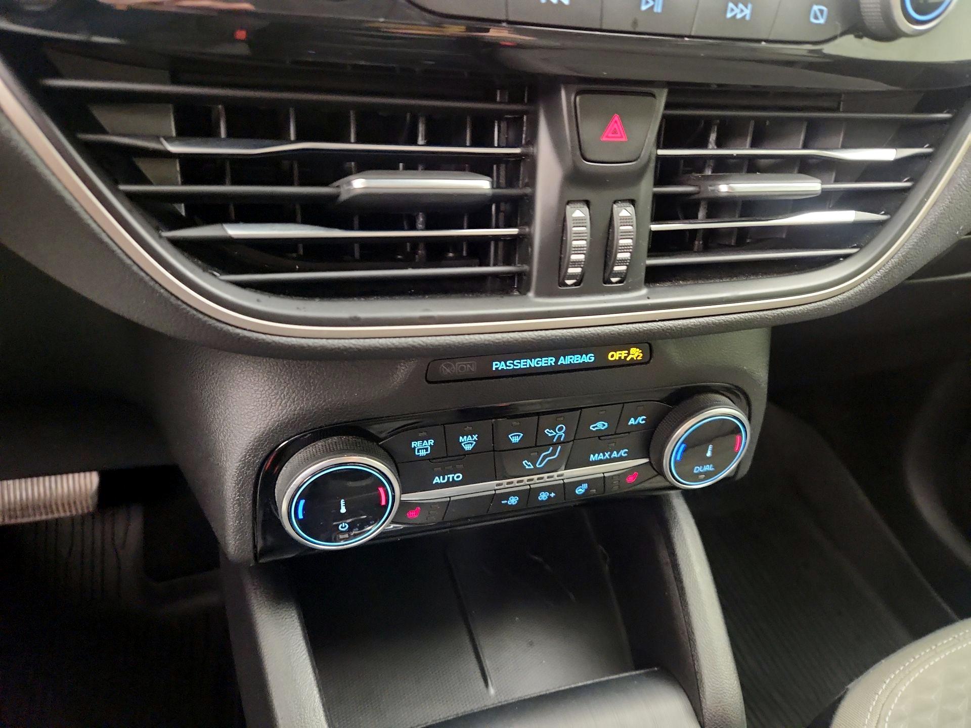 Thumbnail: 2022 Ford Escape - 16