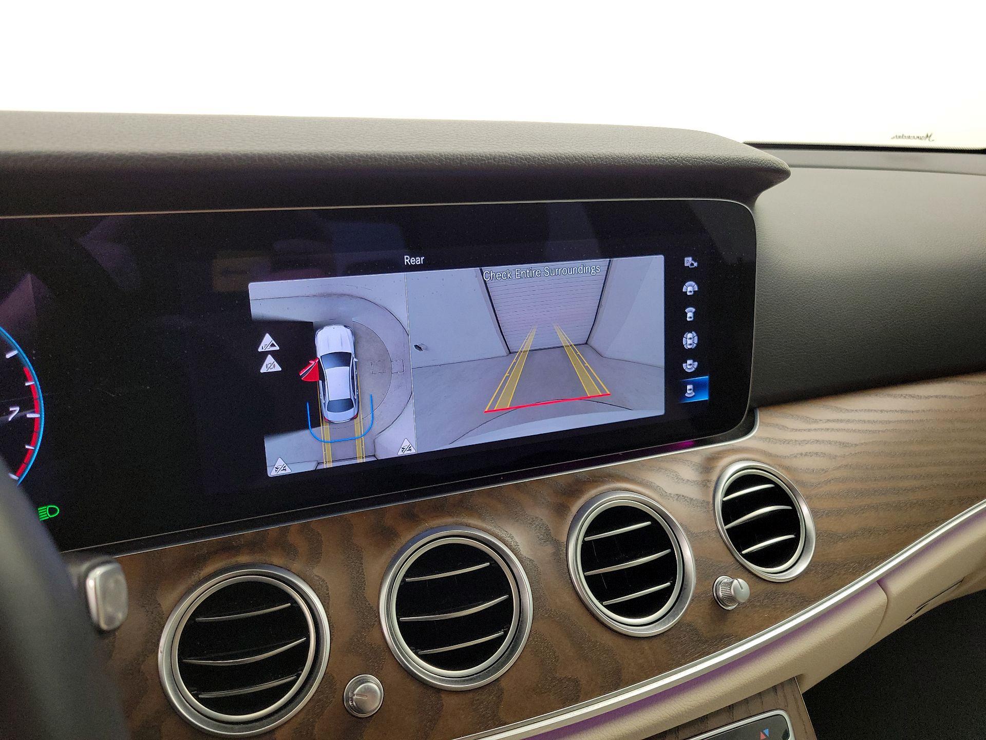 Thumbnail: 2022 Mercedes-Benz E-Class - 15