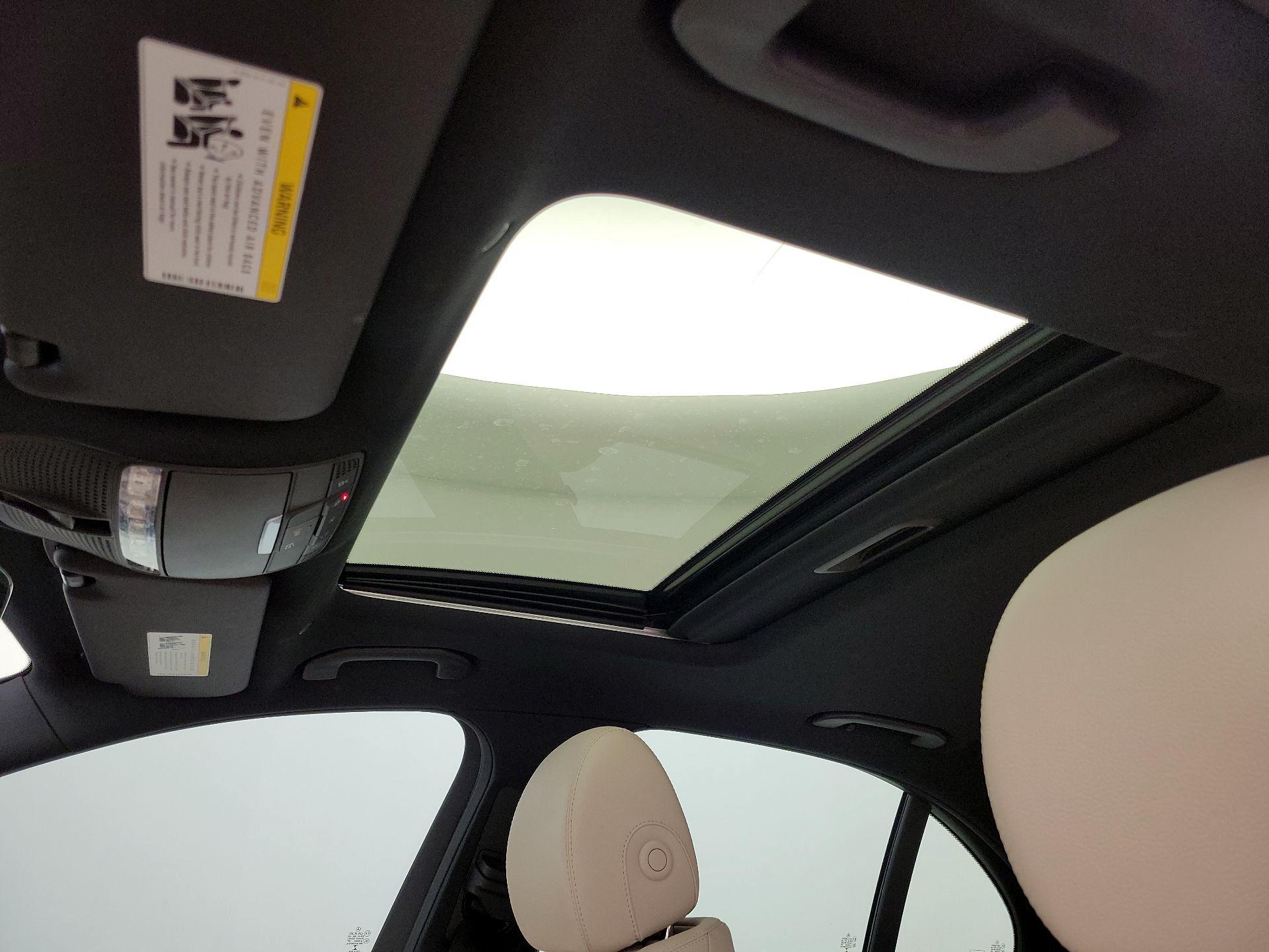 Thumbnail: 2022 Mercedes-Benz E-Class - 20