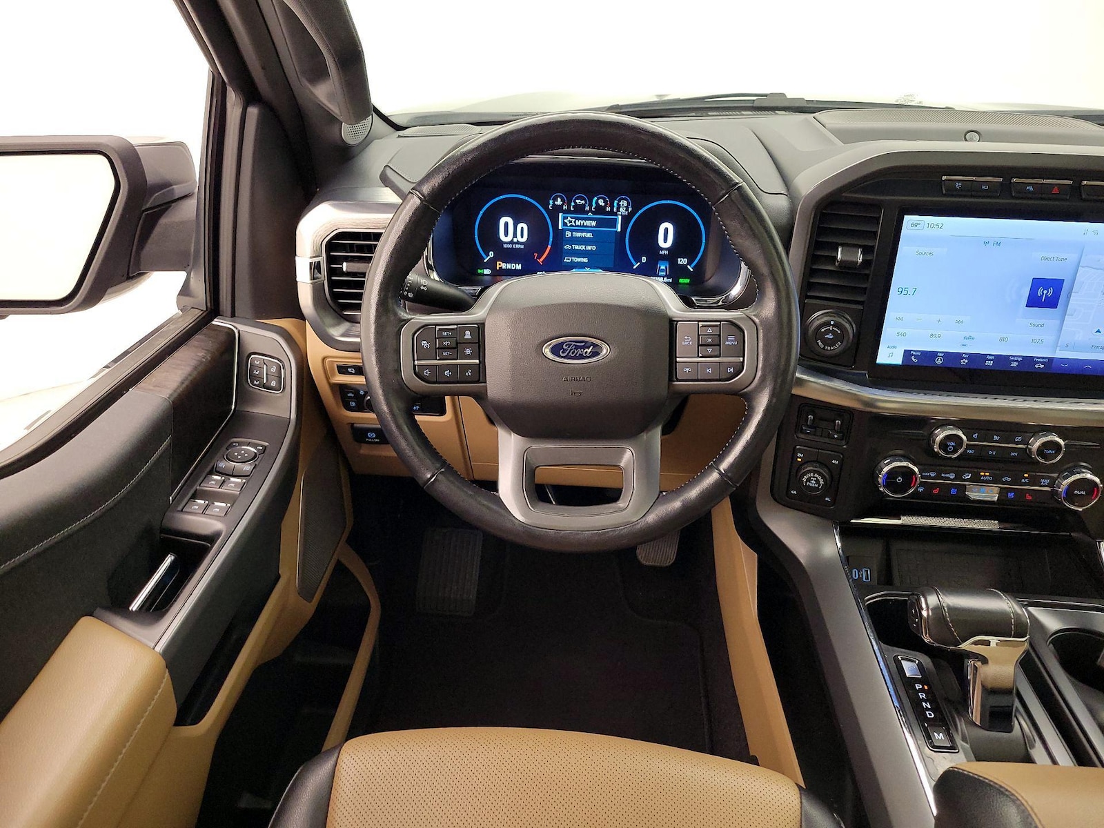 2022 Ford F-150 Lariat - Photo 11