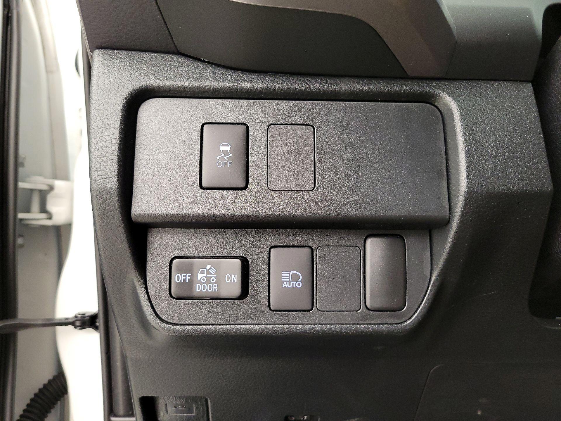 Thumbnail: 2021 Toyota Tacoma - 13