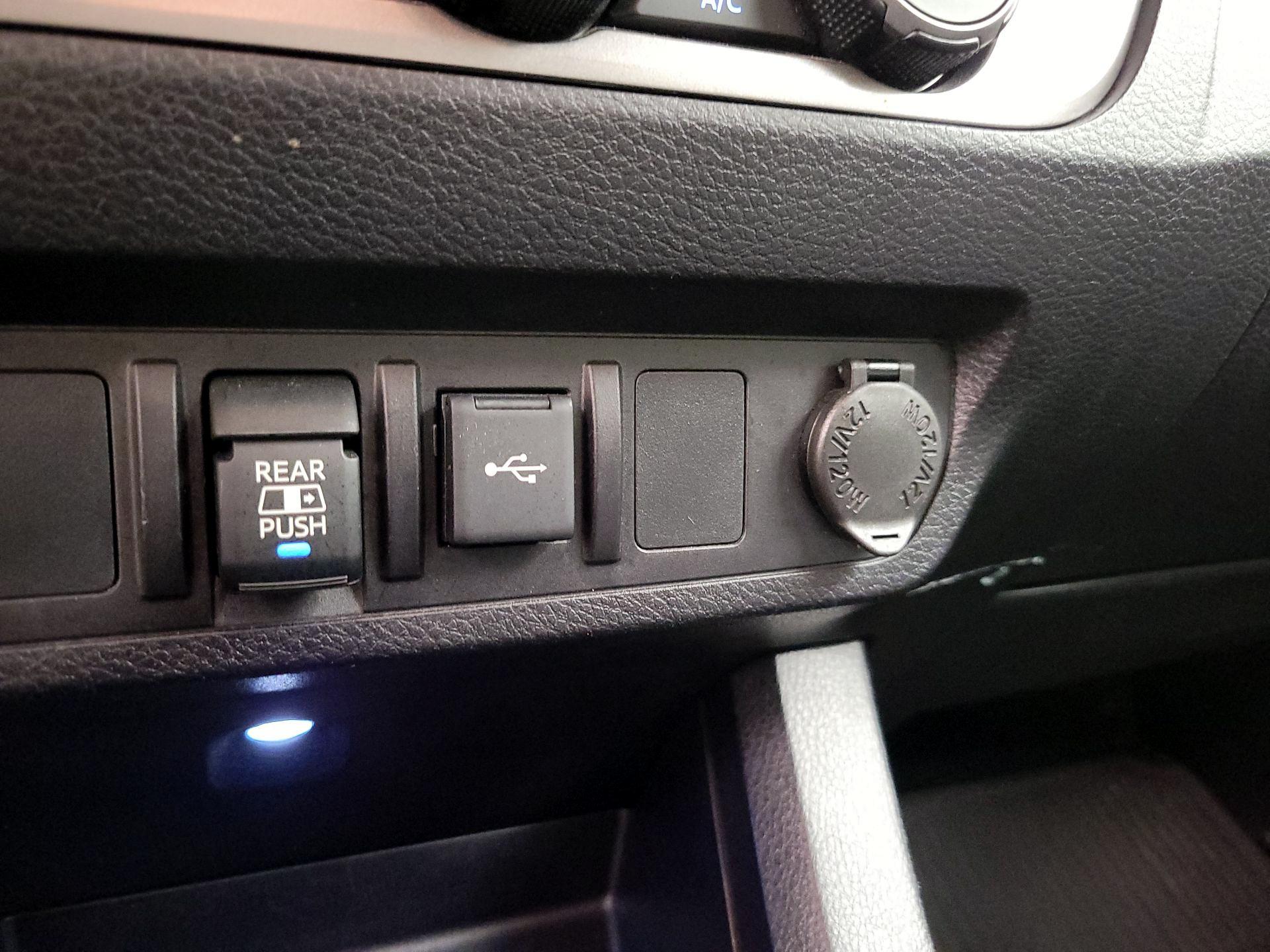 Thumbnail: 2021 Toyota Tacoma - 18