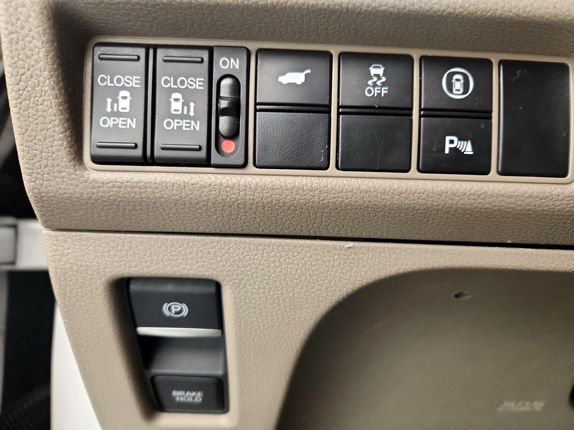 Thumbnail: 2023 Honda Odyssey - 13