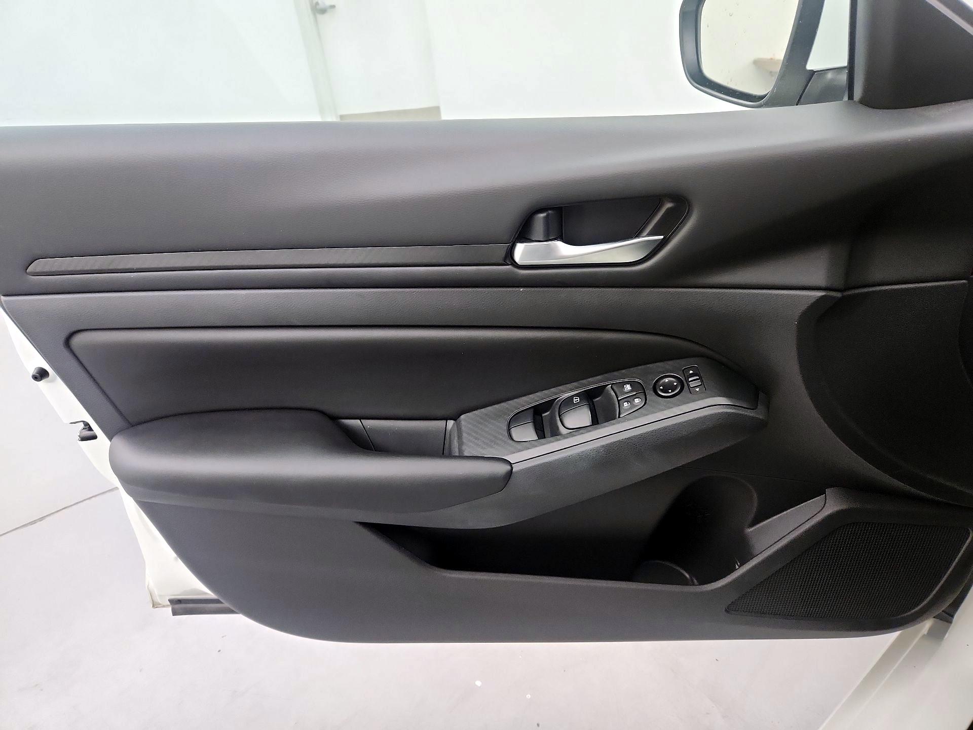 Thumbnail: 2022 Nissan Altima - 12