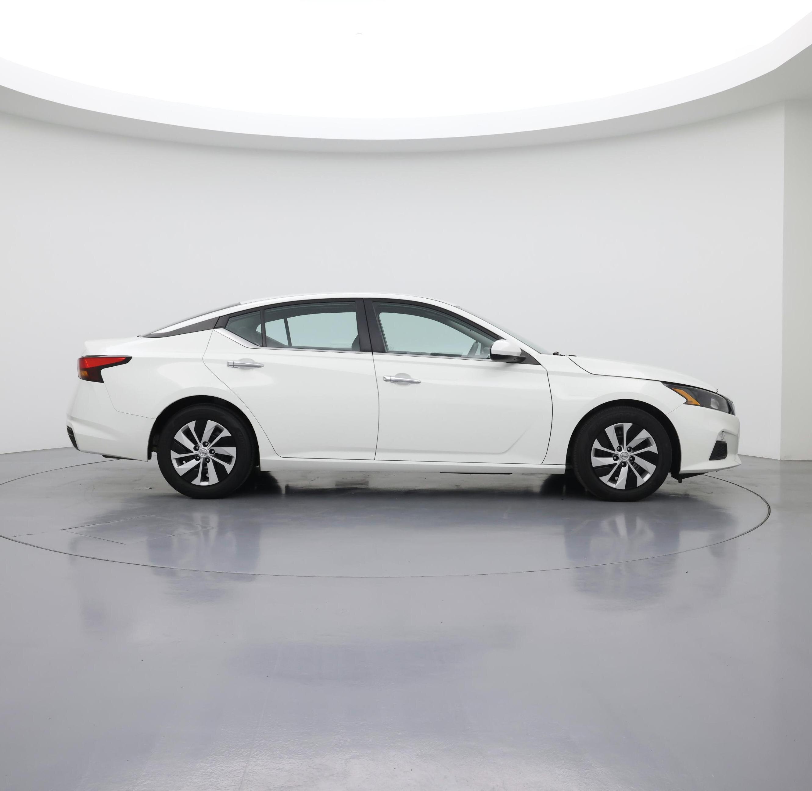 Thumbnail: 2022 Nissan Altima - 7