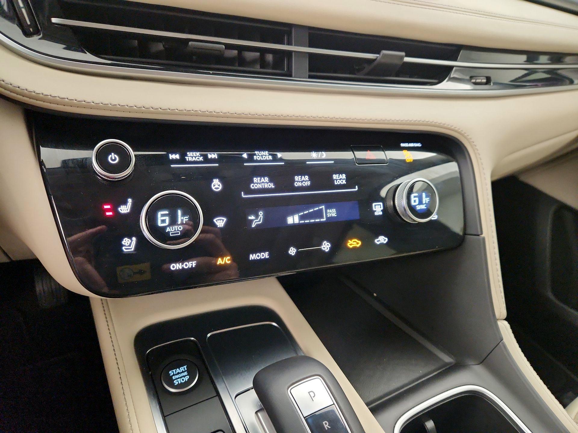 Thumbnail: 2023 INFINITI QX60 - 16