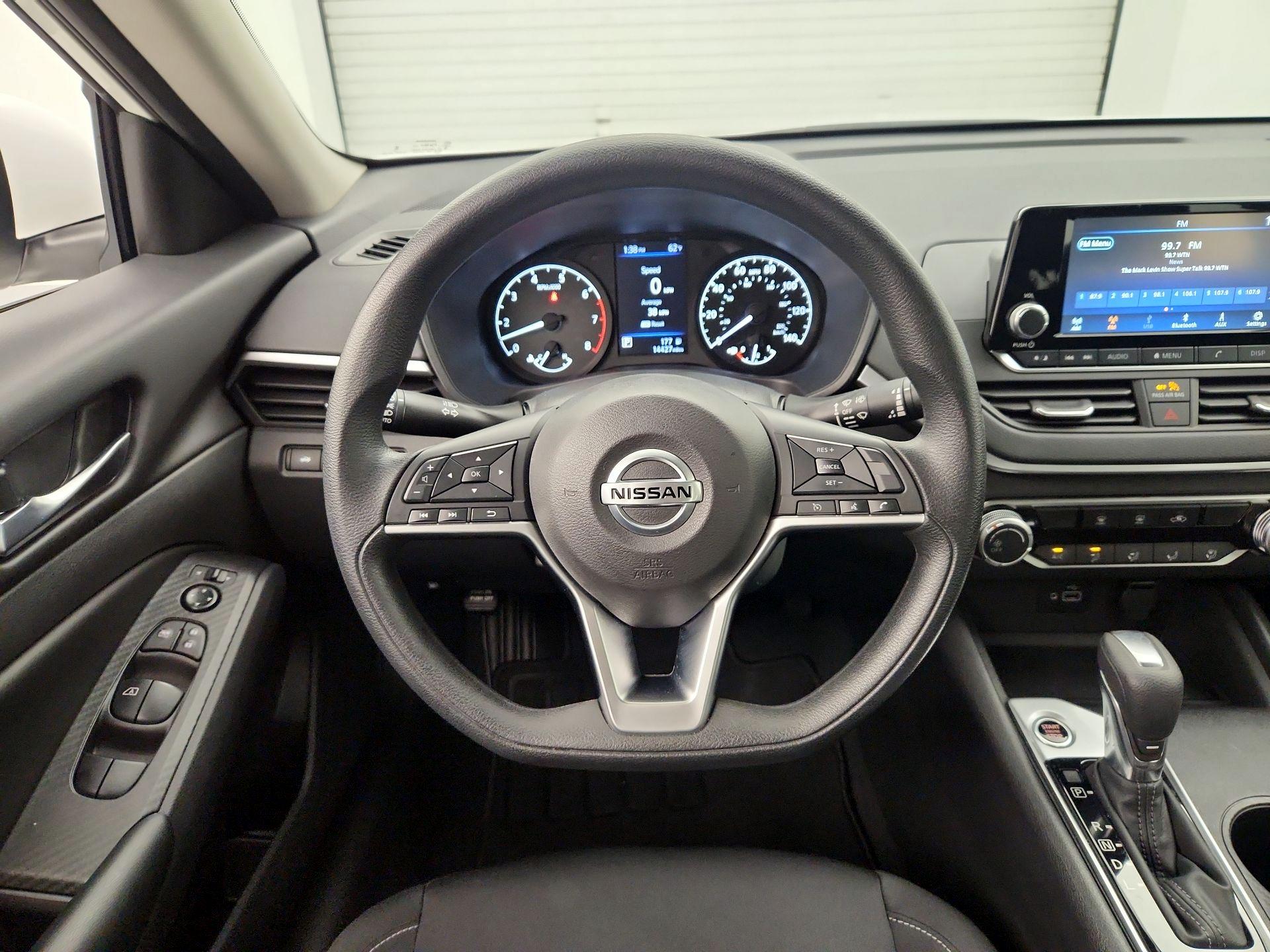 Thumbnail: 2022 Nissan Altima - 10