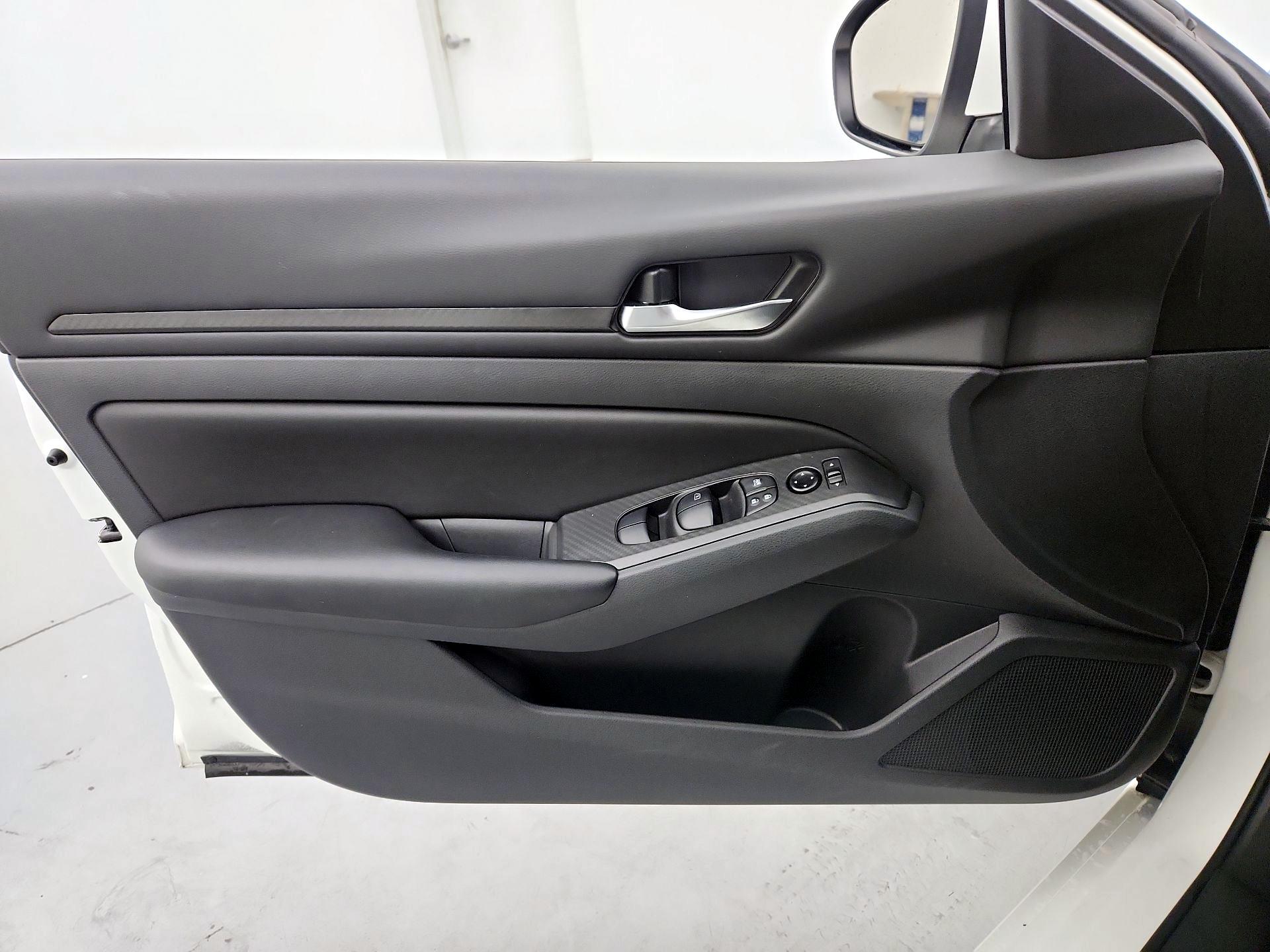 Thumbnail: 2022 Nissan Altima - 12