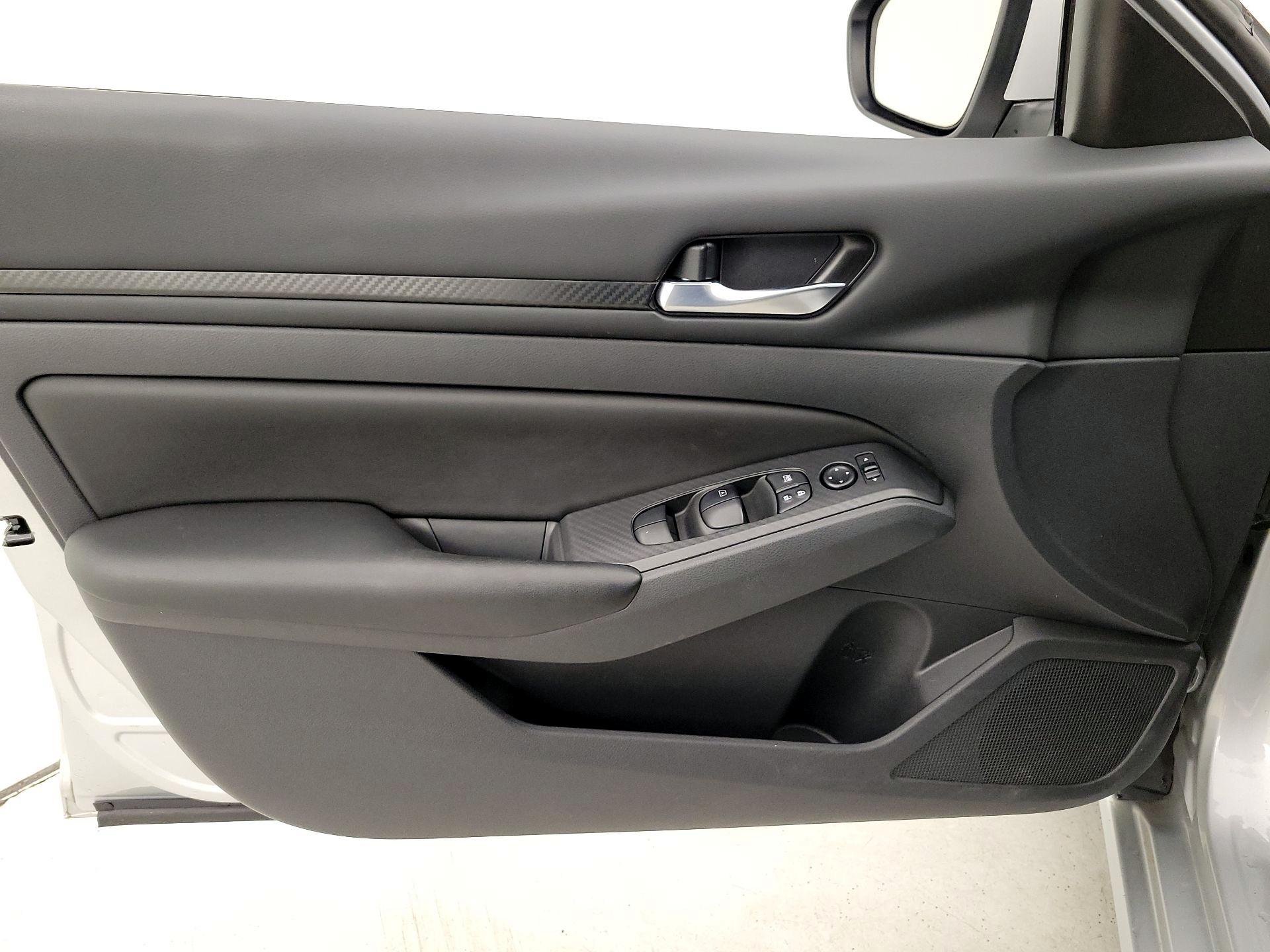 Thumbnail: 2022 Nissan Altima - 12