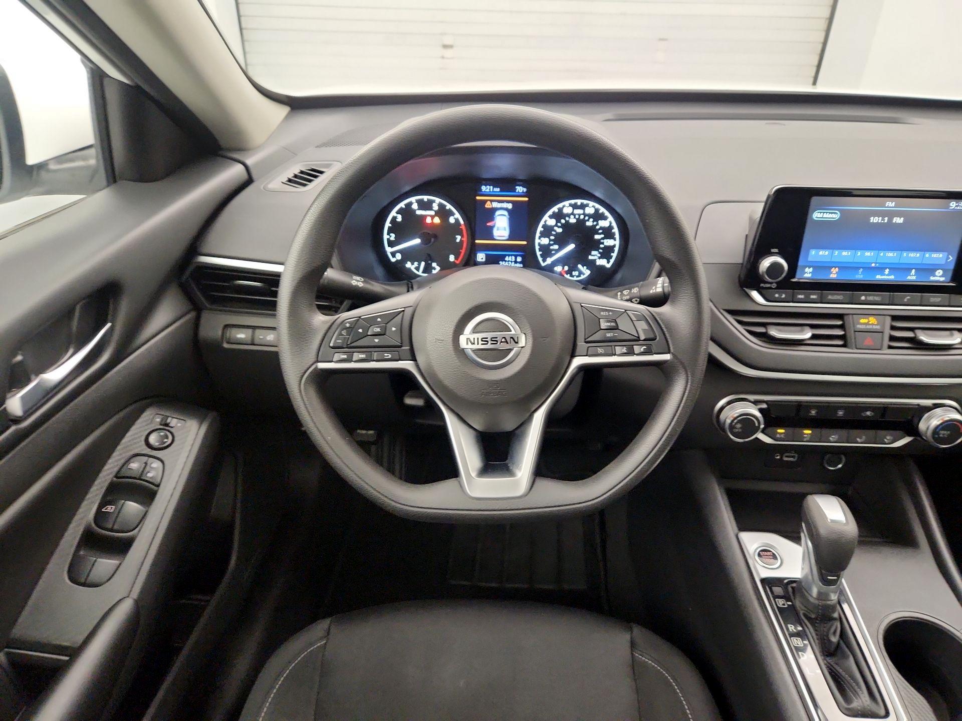 Thumbnail: 2022 Nissan Altima - 10