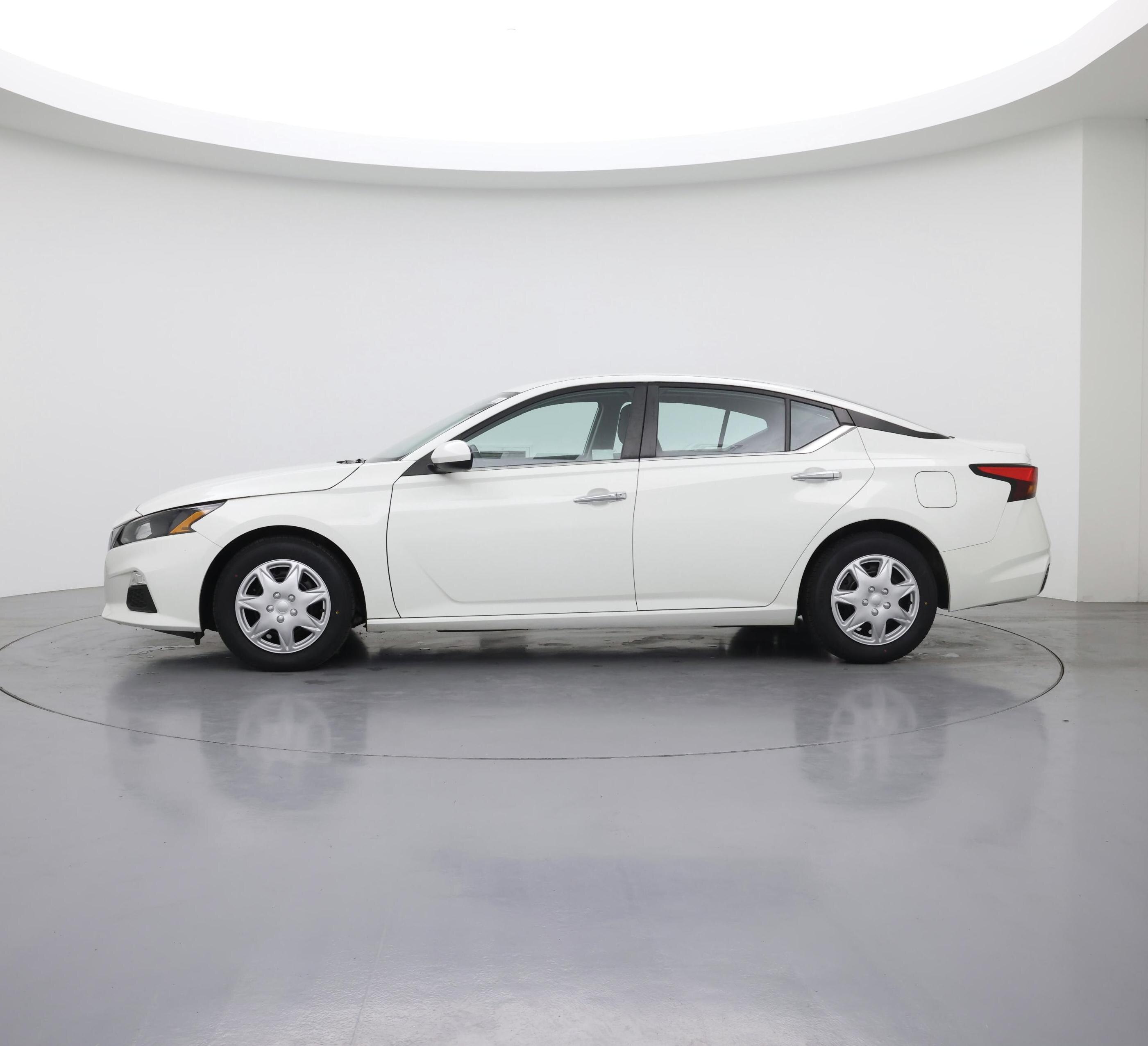 Thumbnail: 2022 Nissan Altima - 3