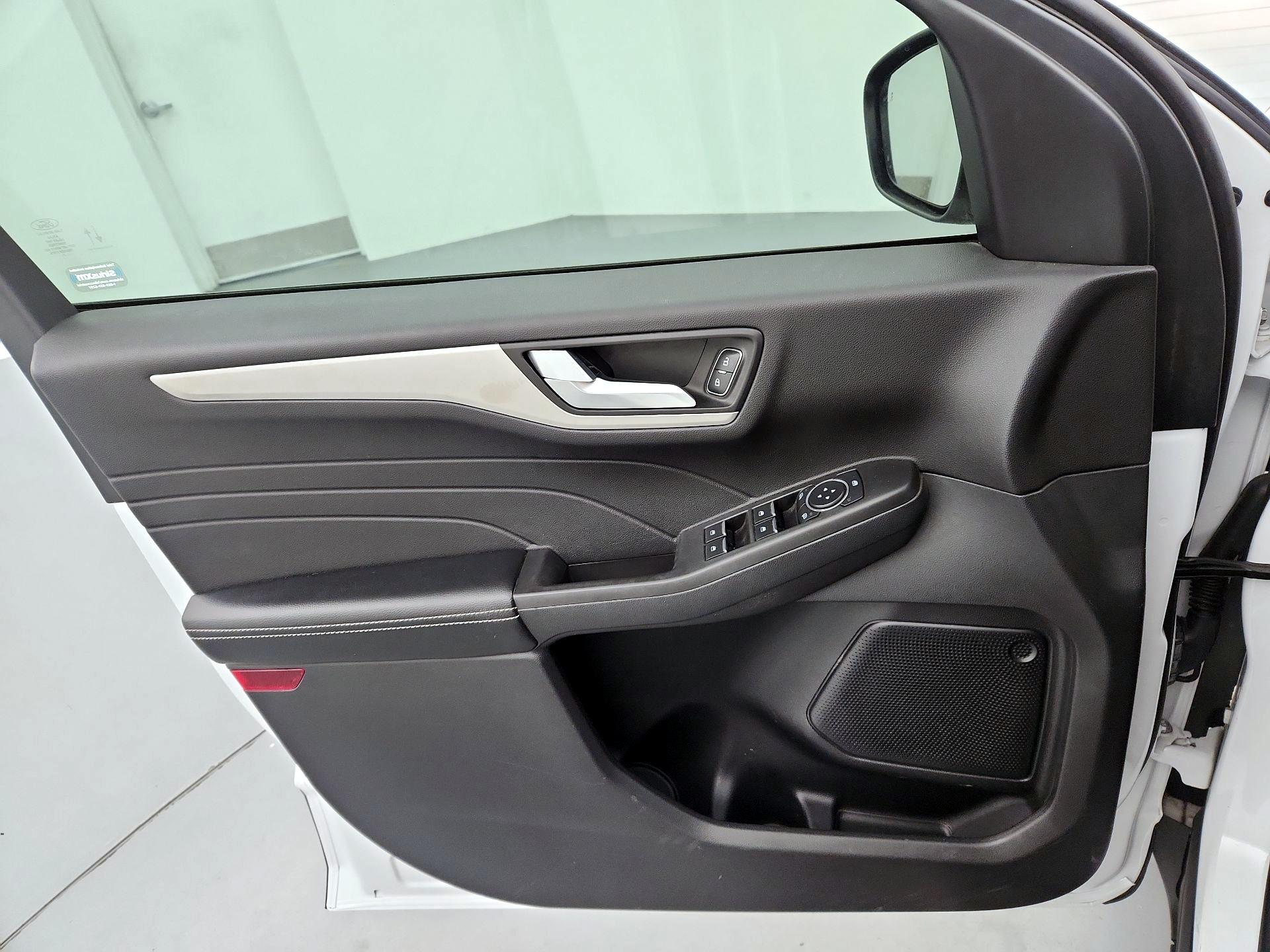 Thumbnail: 2021 Ford Escape - 12