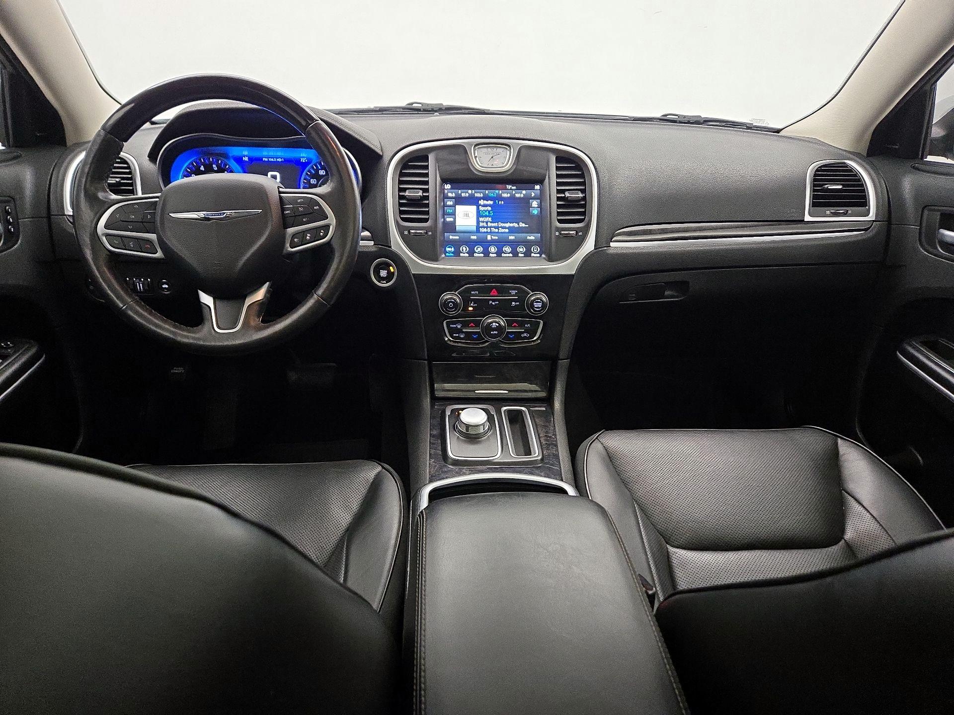 Thumbnail: 2019 Chrysler 300 - 9