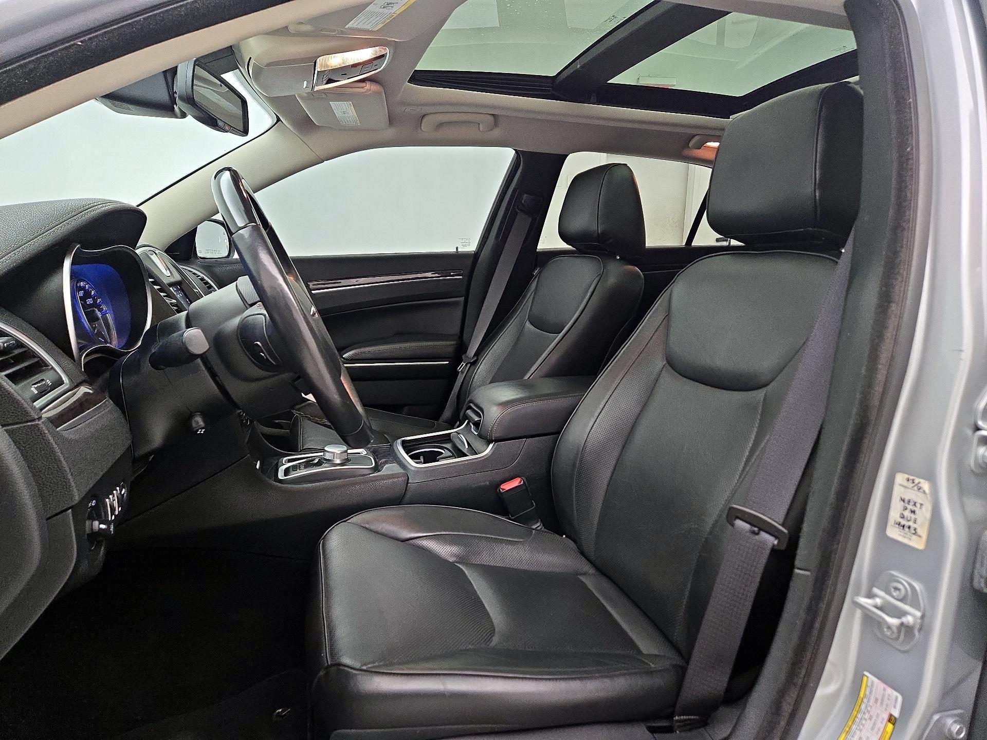 Thumbnail: 2019 Chrysler 300 - 11