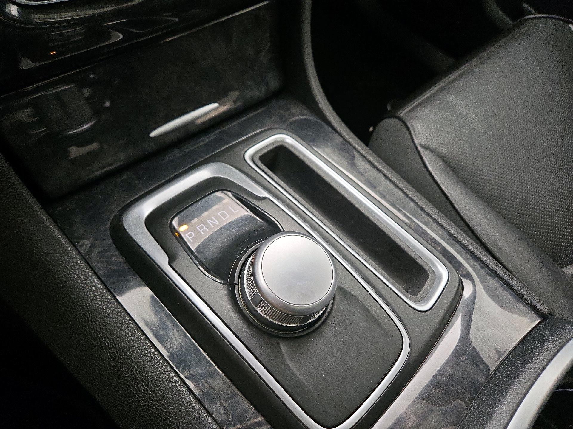 Thumbnail: 2019 Chrysler 300 - 18