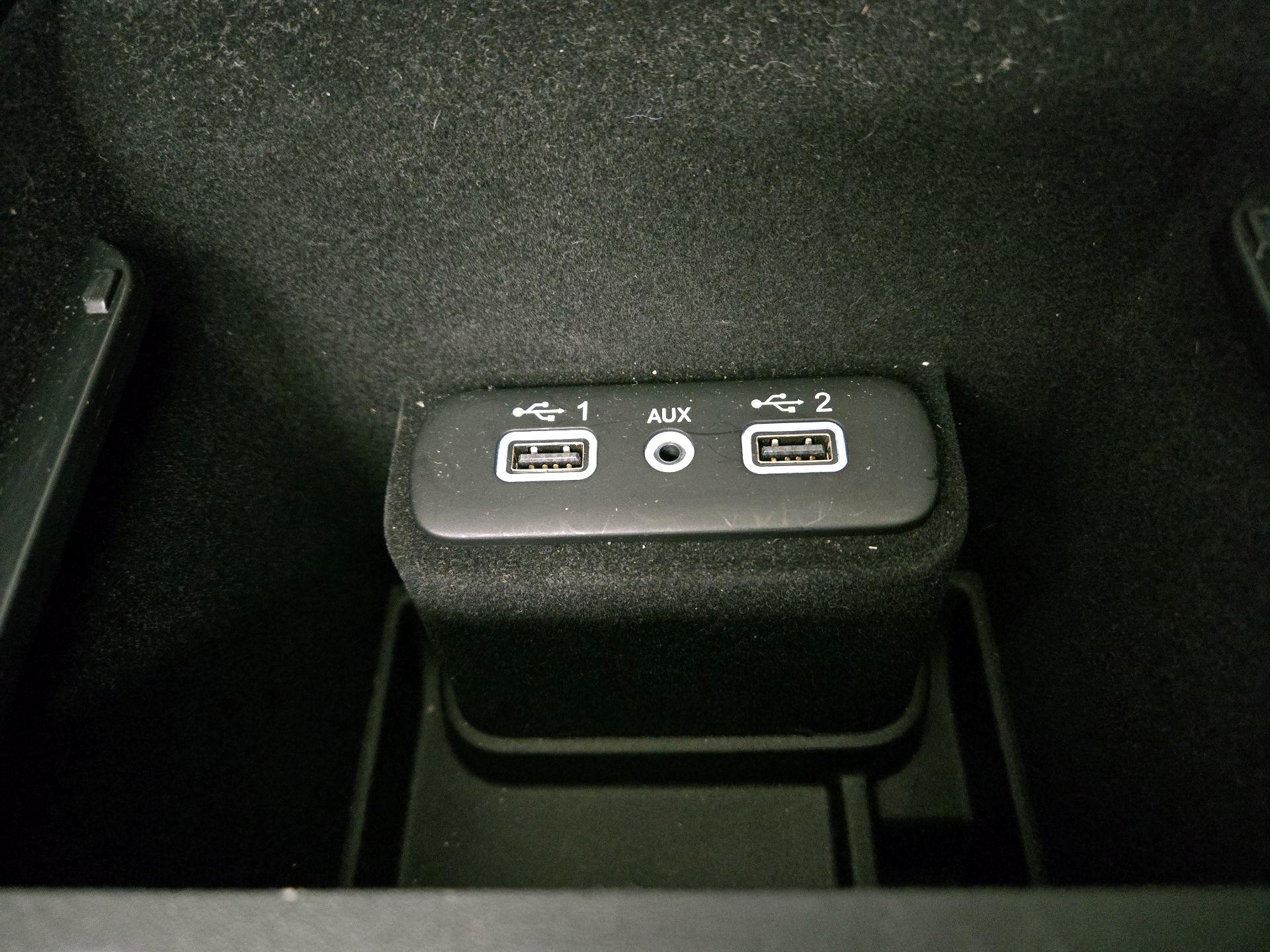 Thumbnail: 2019 Chrysler 300 - 19