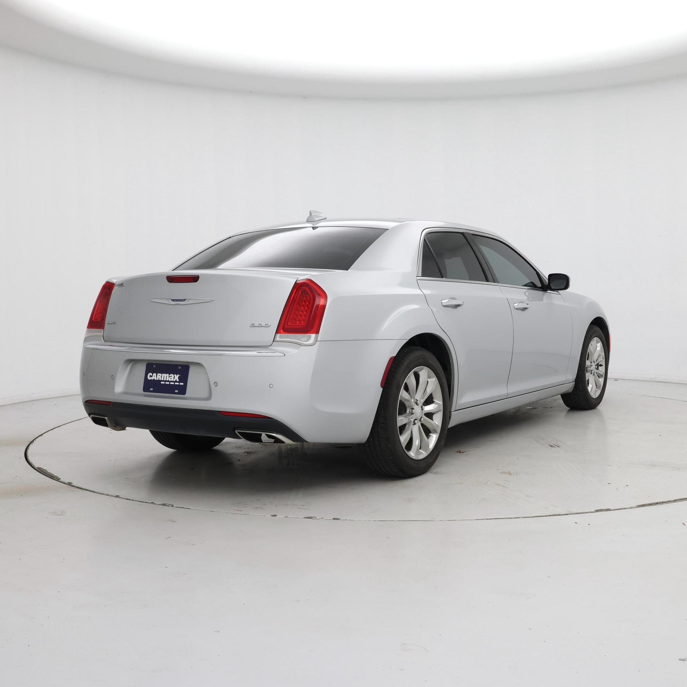 Thumbnail: 2019 Chrysler 300 - 8