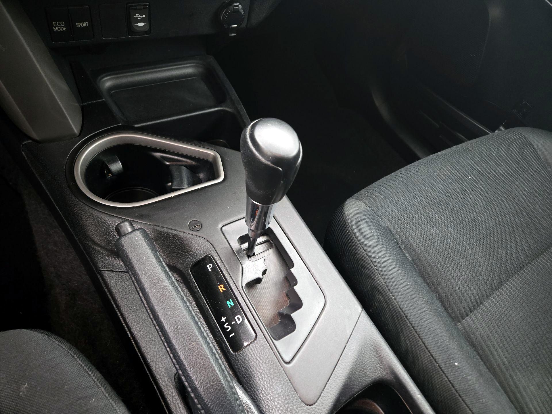 Thumbnail: 2018 Toyota RAV4 - 17