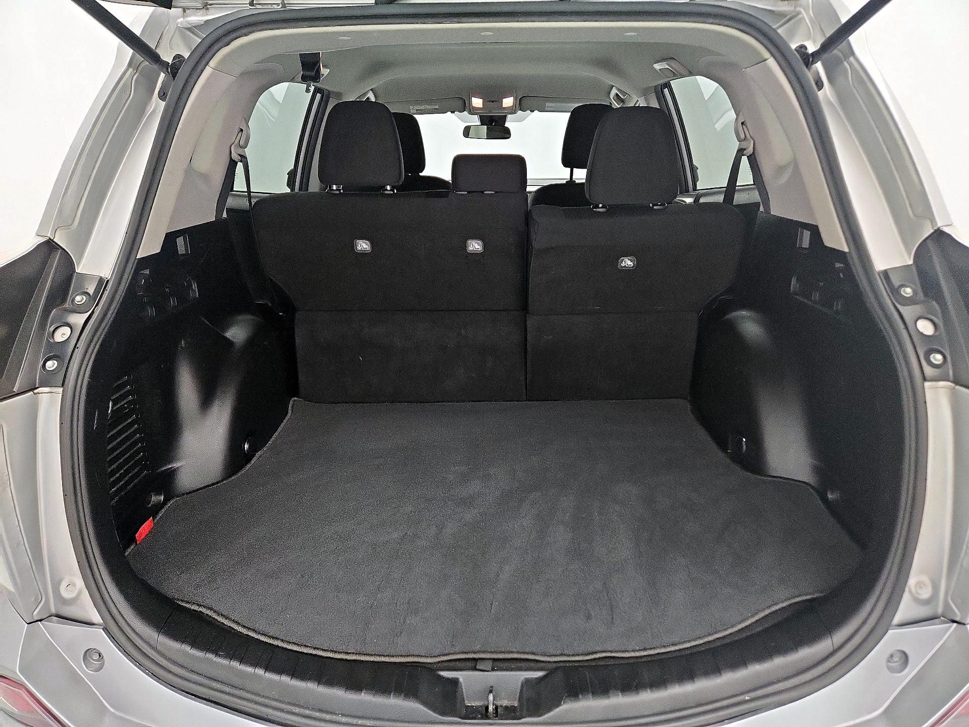 Thumbnail: 2018 Toyota RAV4 - 20