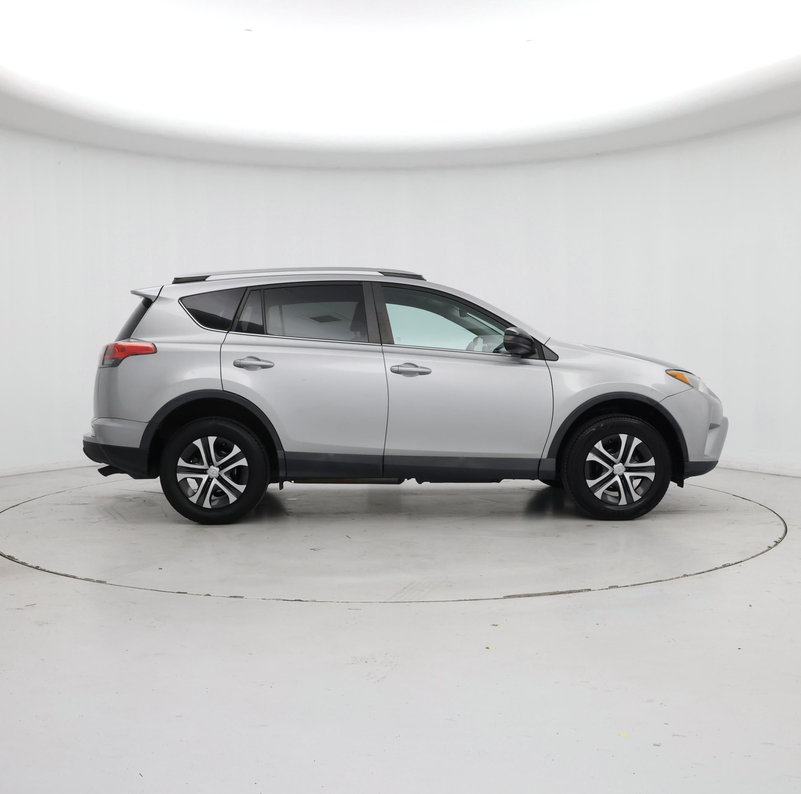 Thumbnail: 2018 Toyota RAV4 - 7