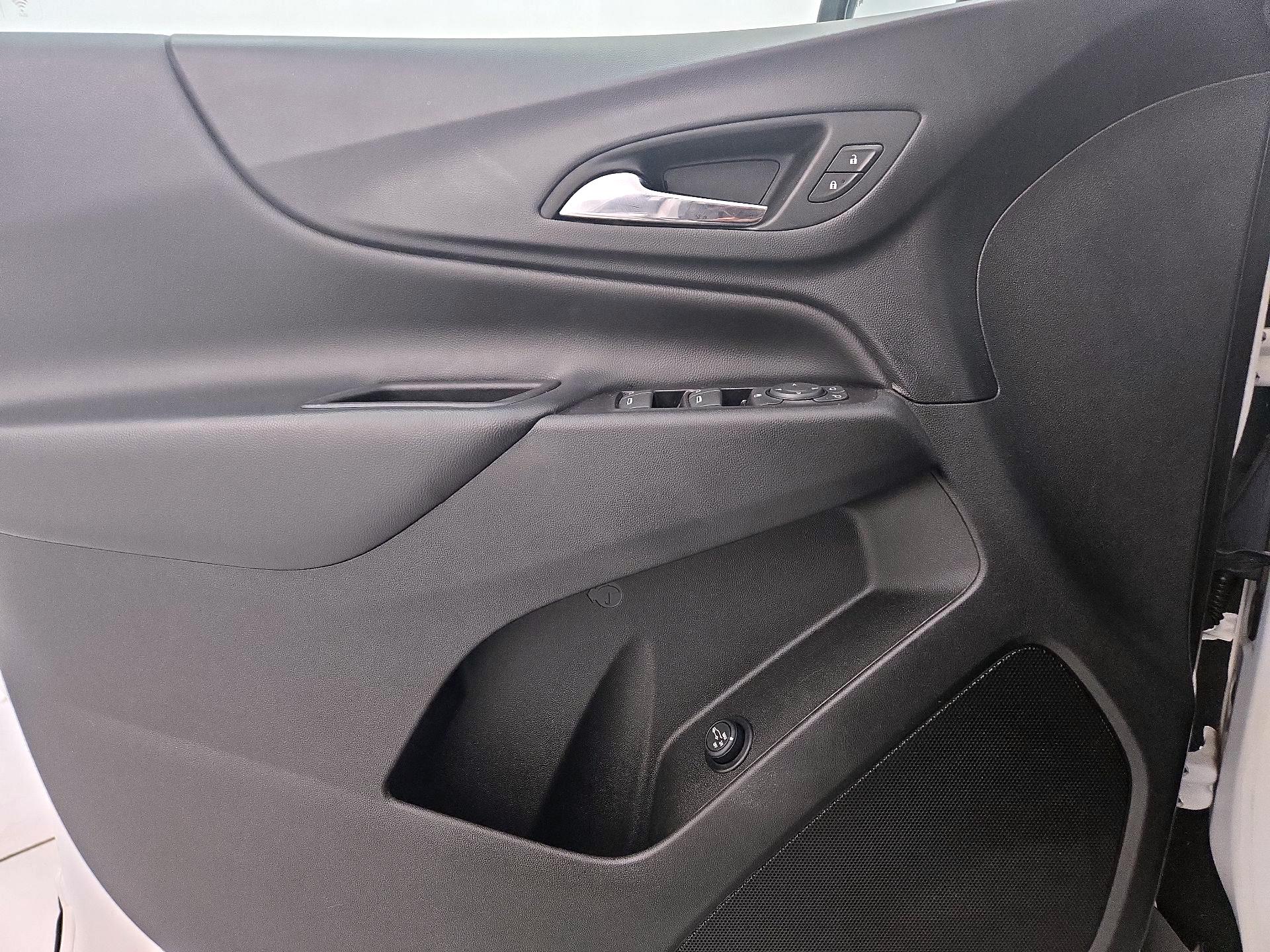 Thumbnail: 2018 Chevrolet Equinox - 12