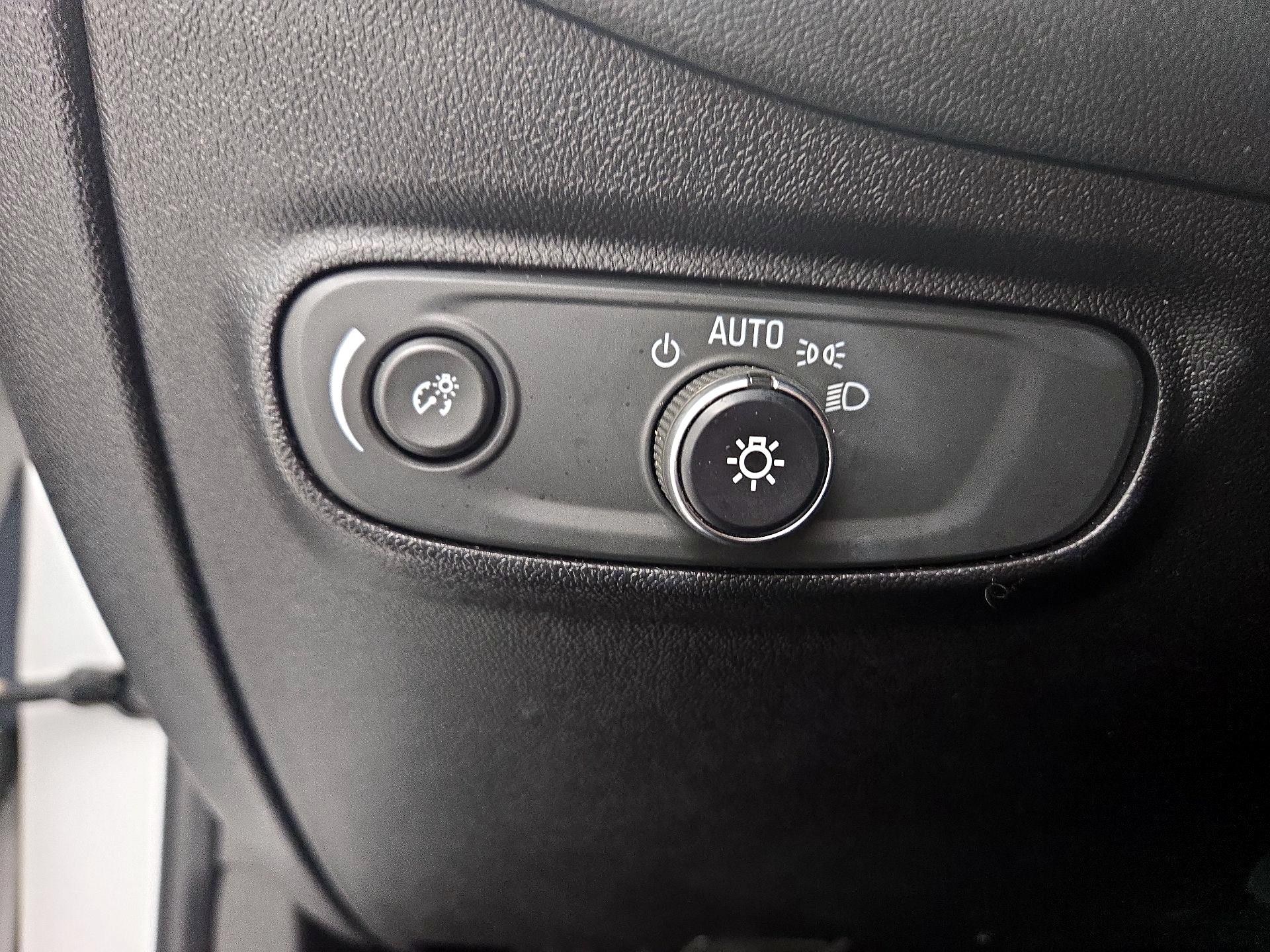 Thumbnail: 2018 Chevrolet Equinox - 13