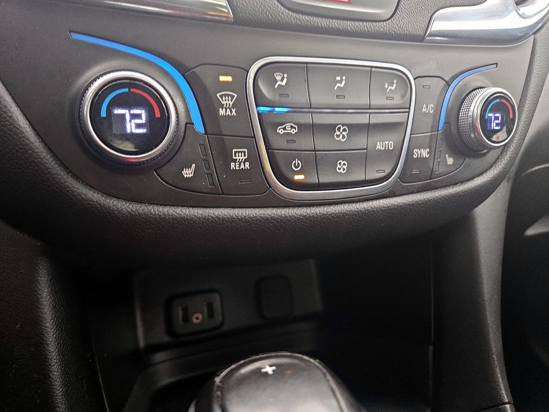 Thumbnail: 2018 Chevrolet Equinox - 16