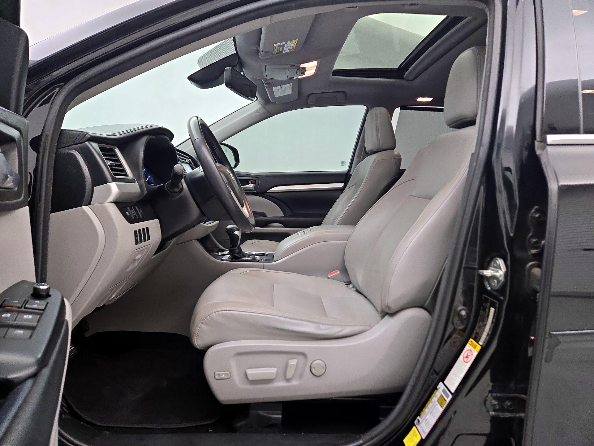 Thumbnail: 2018 Toyota Highlander - 11