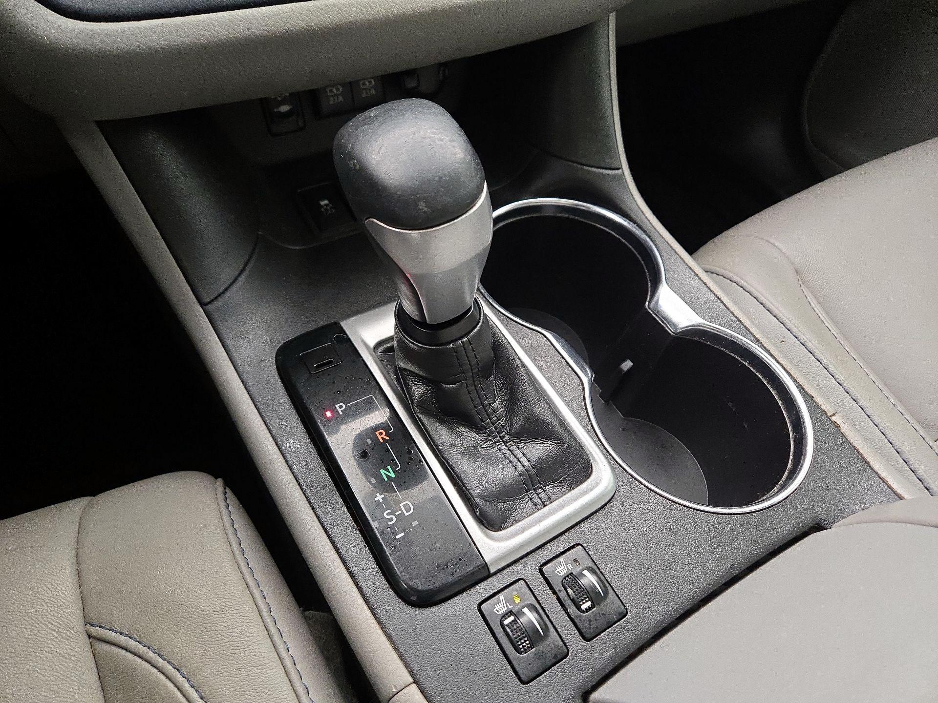 Thumbnail: 2018 Toyota Highlander - 18