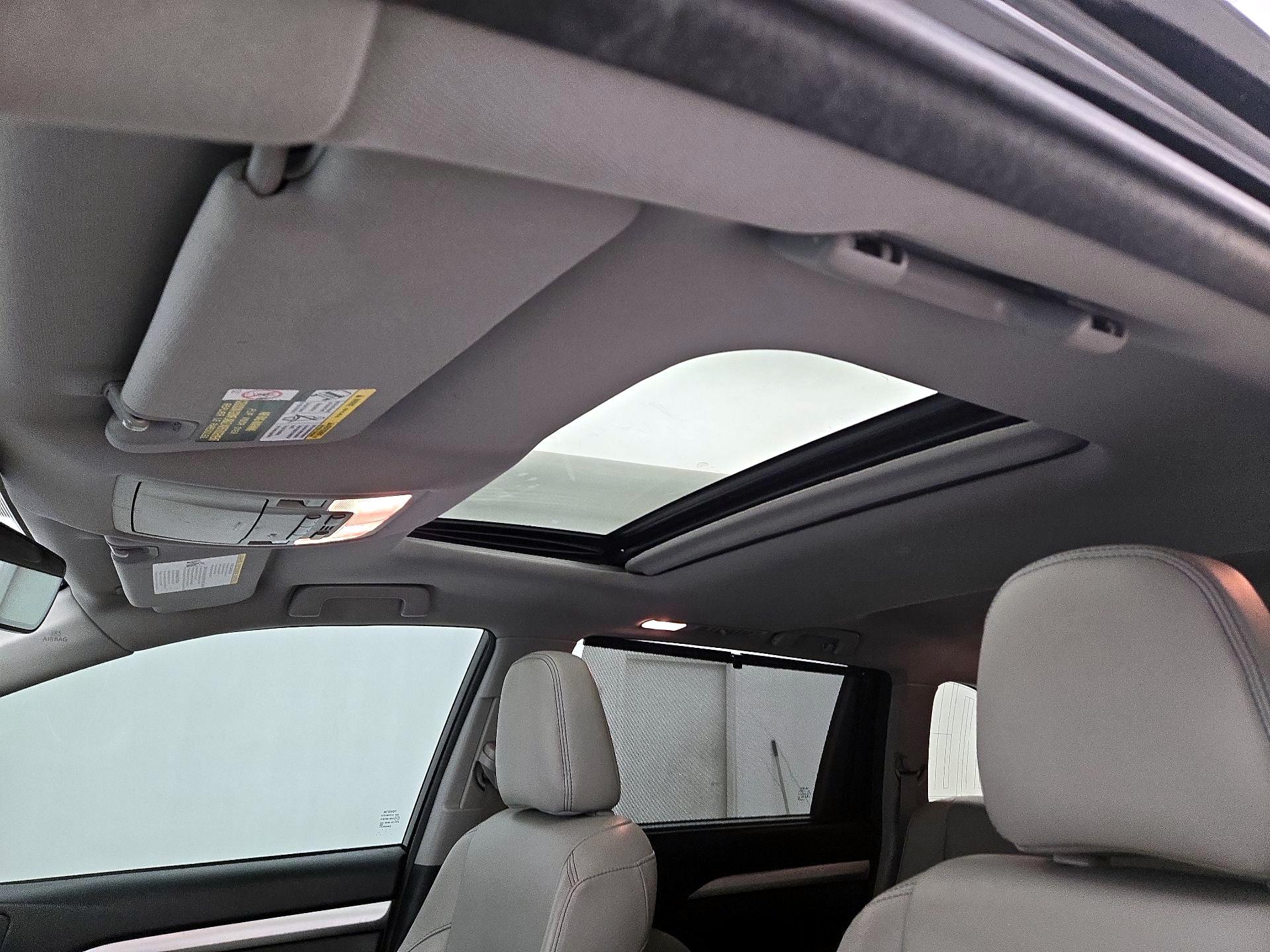 Thumbnail: 2018 Toyota Highlander - 20