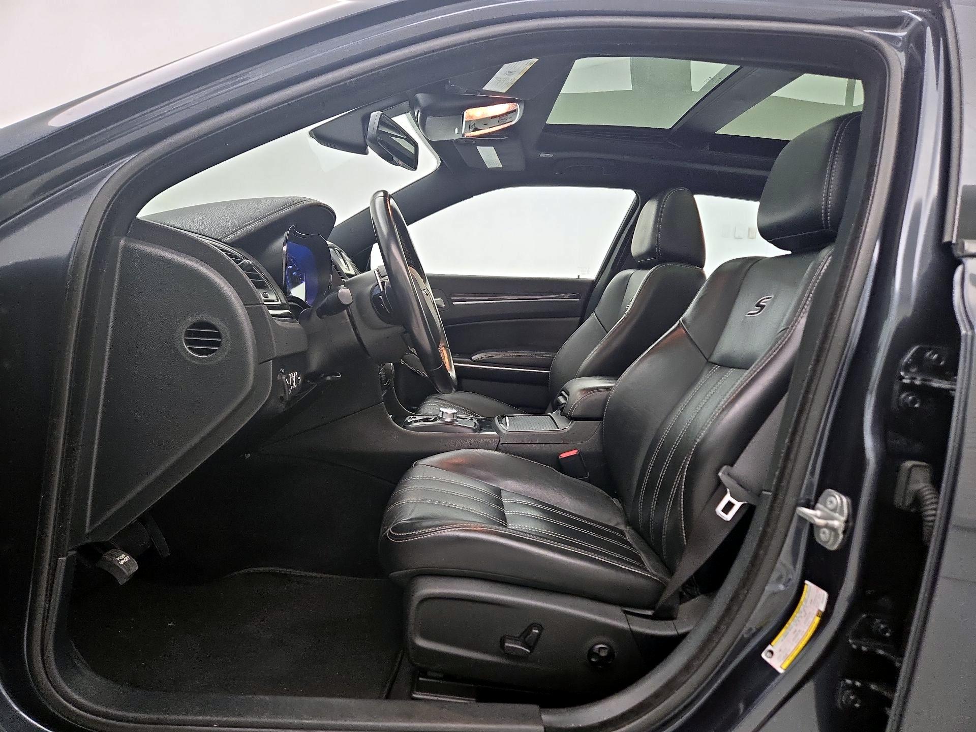 Thumbnail: 2018 Chrysler 300 - 11