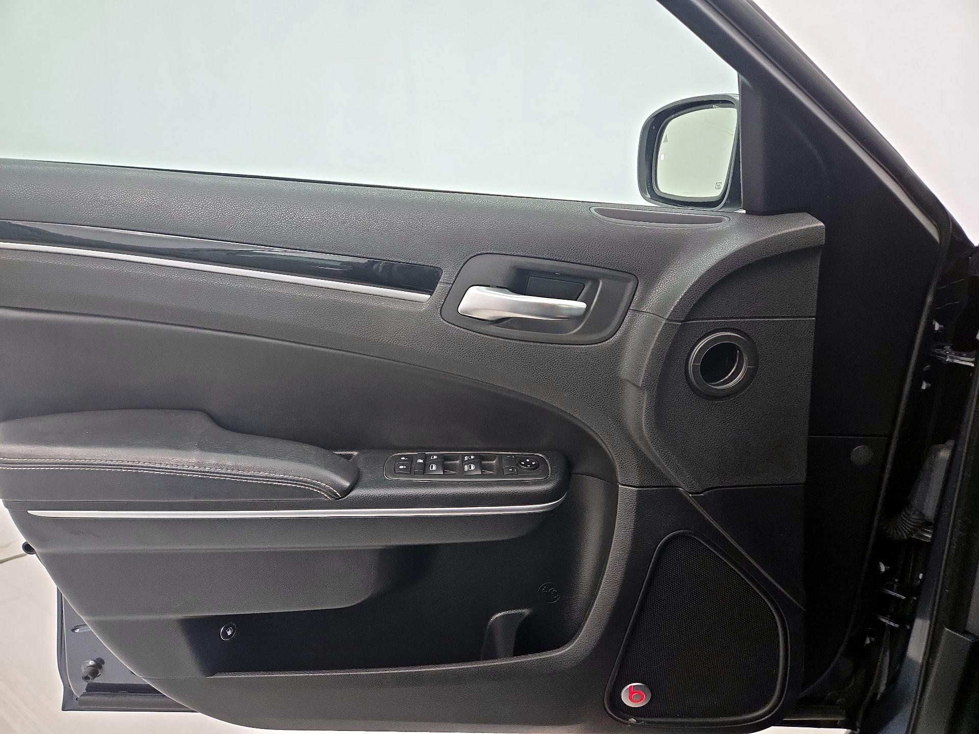 Thumbnail: 2018 Chrysler 300 - 12