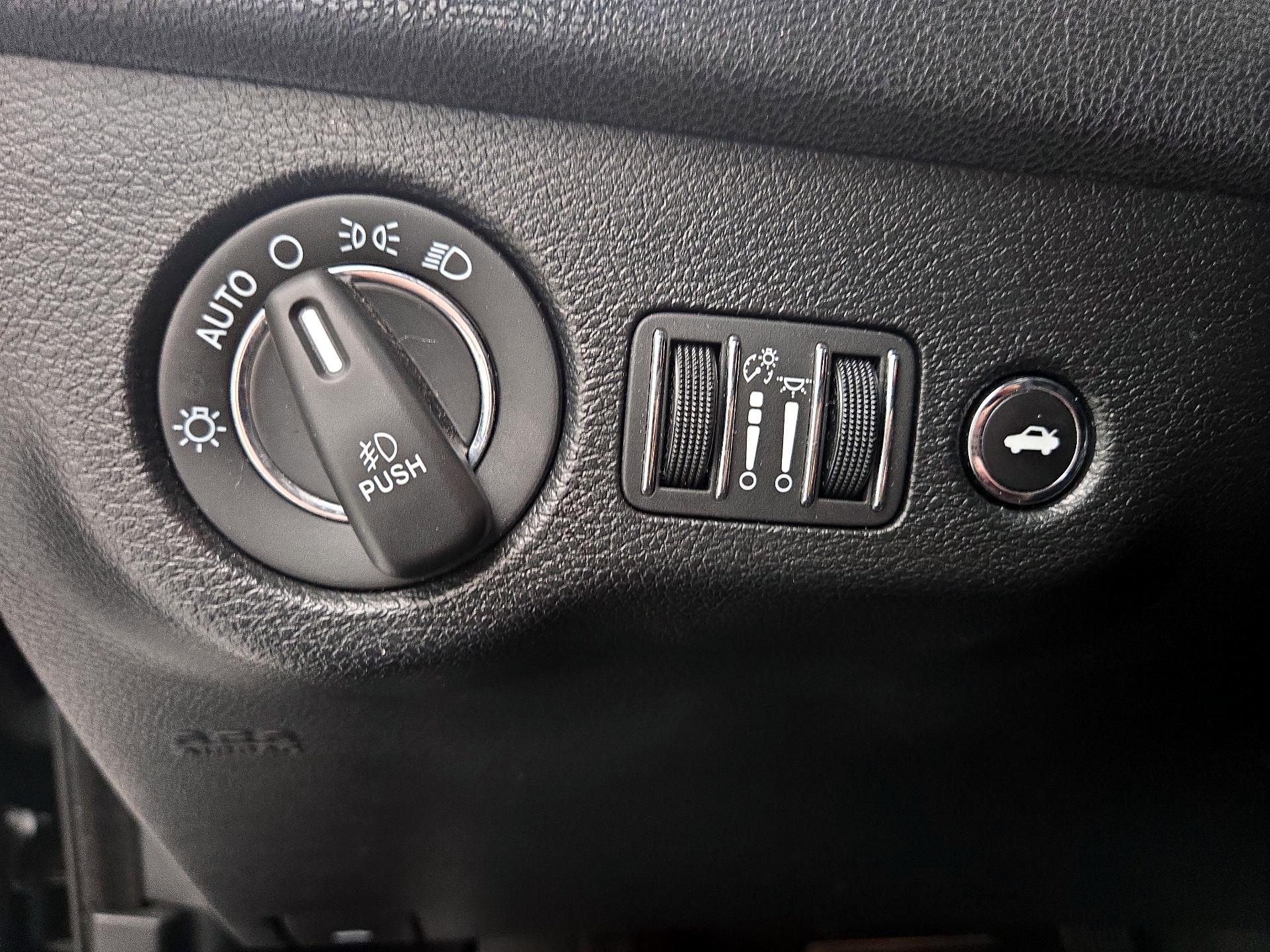 Thumbnail: 2018 Chrysler 300 - 13