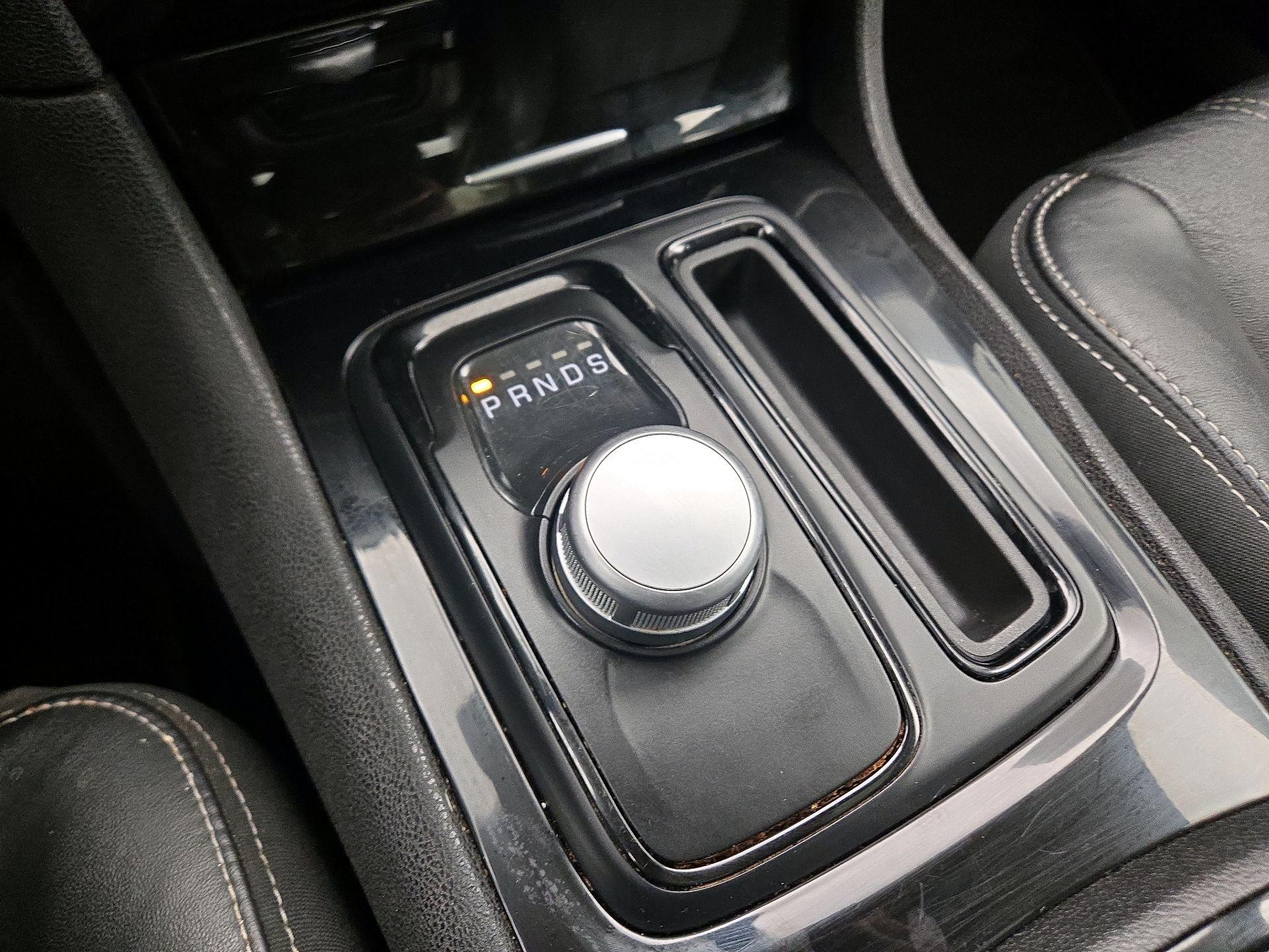 Thumbnail: 2018 Chrysler 300 - 18