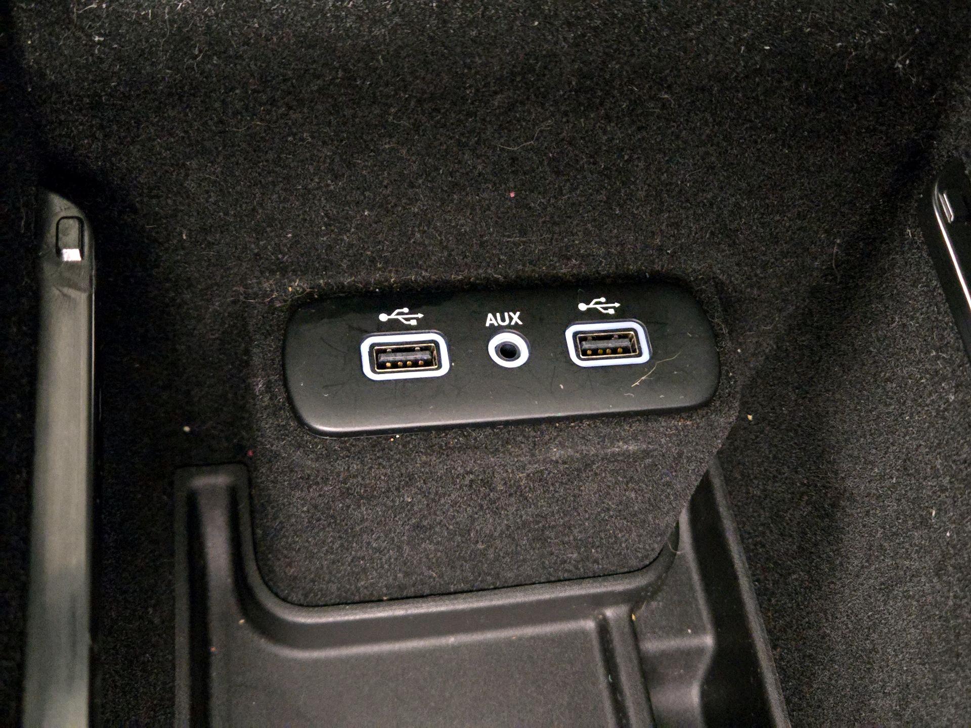 Thumbnail: 2018 Chrysler 300 - 19