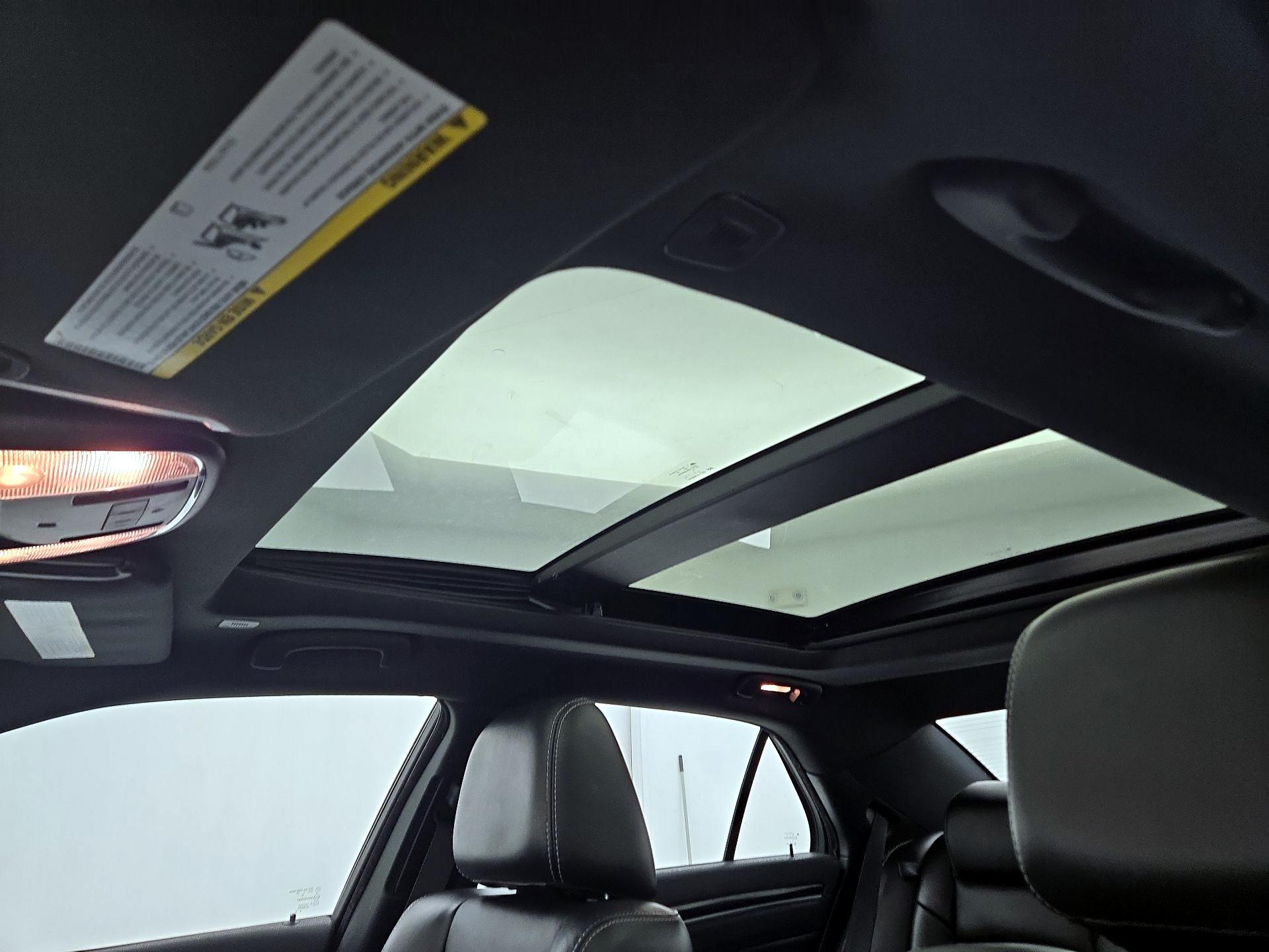 Thumbnail: 2018 Chrysler 300 - 20