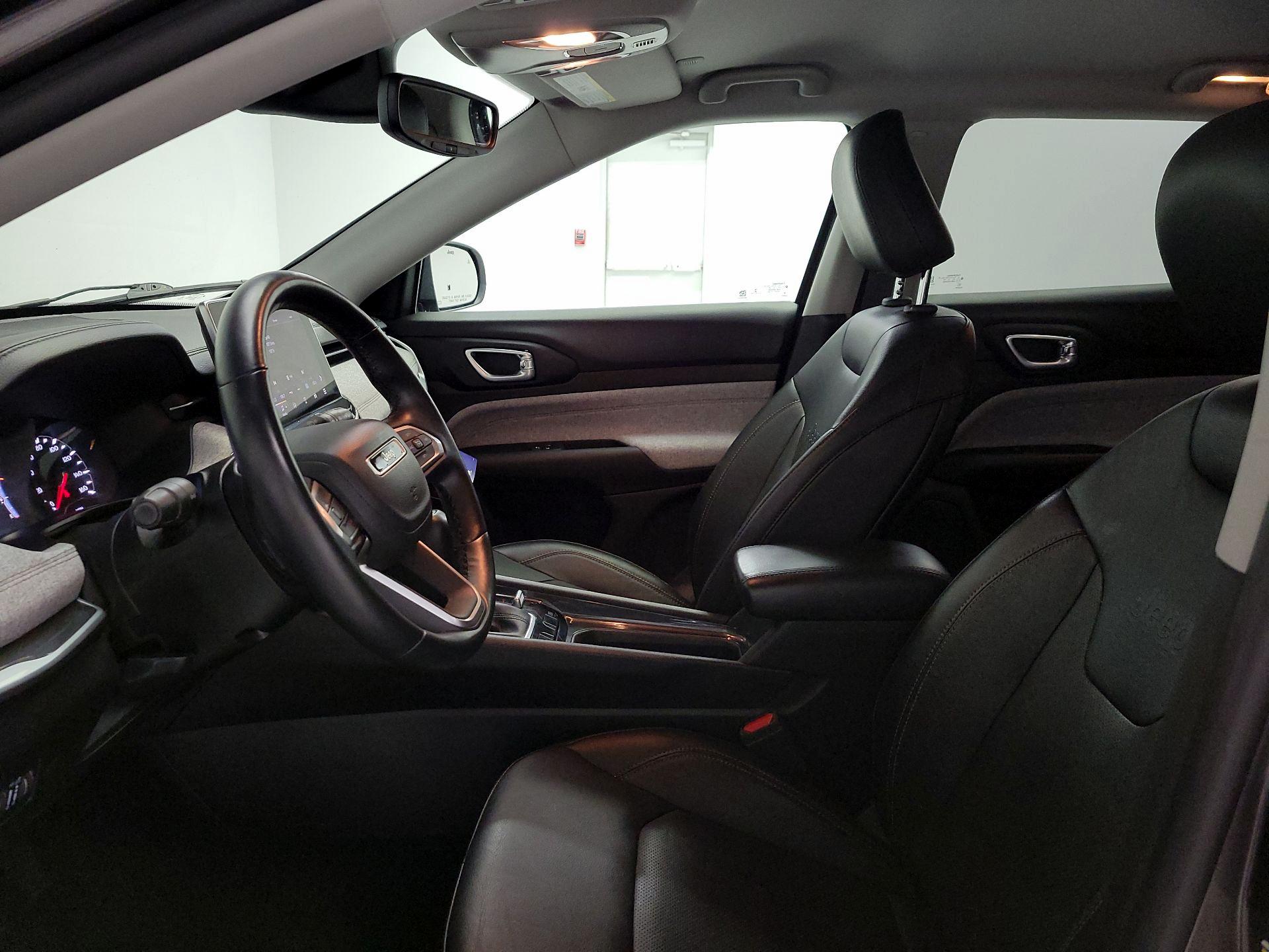 Thumbnail: 2022 Jeep Compass - 11